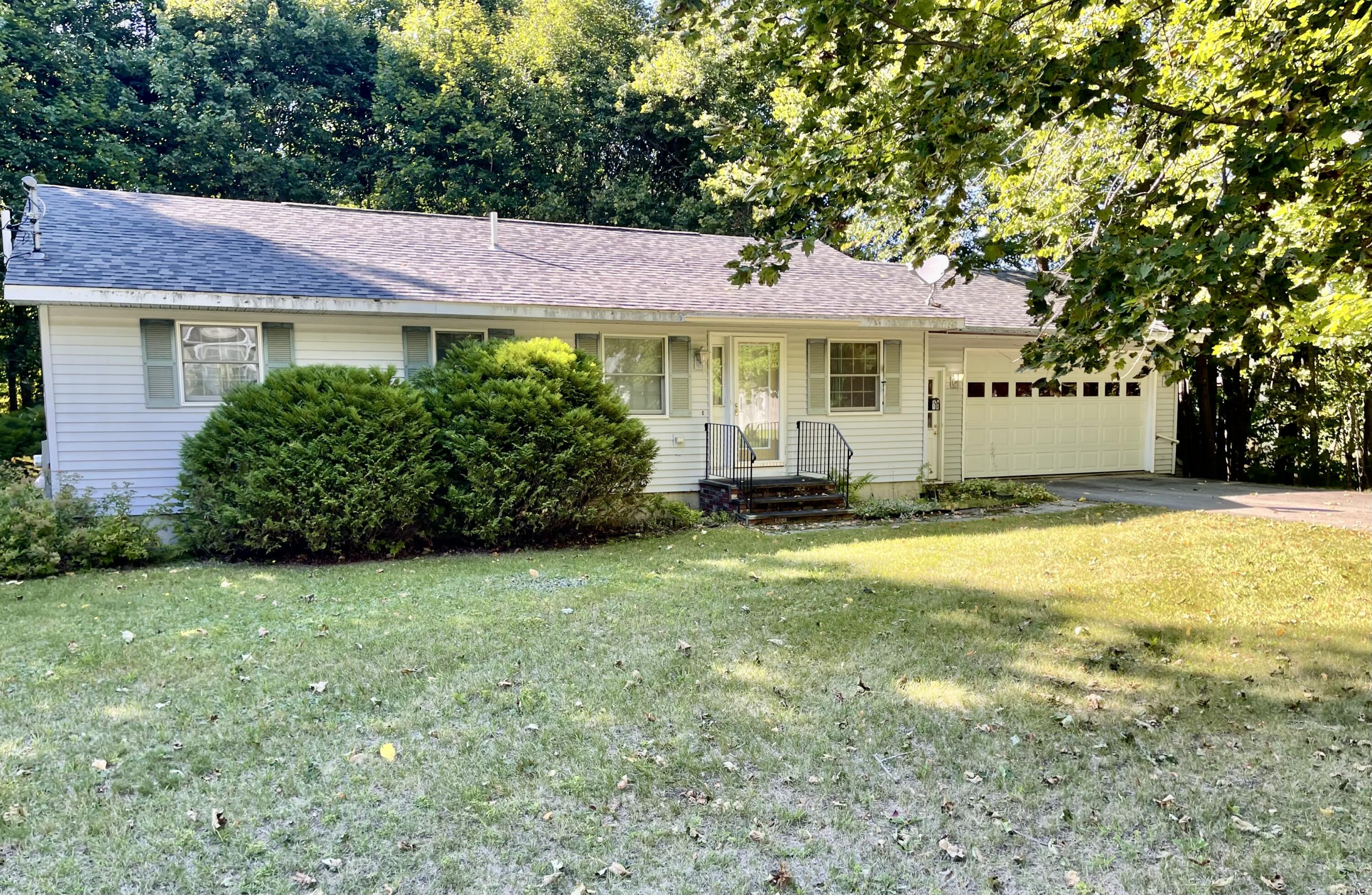 Photo of 18 Elm Street Dexter ME 04930