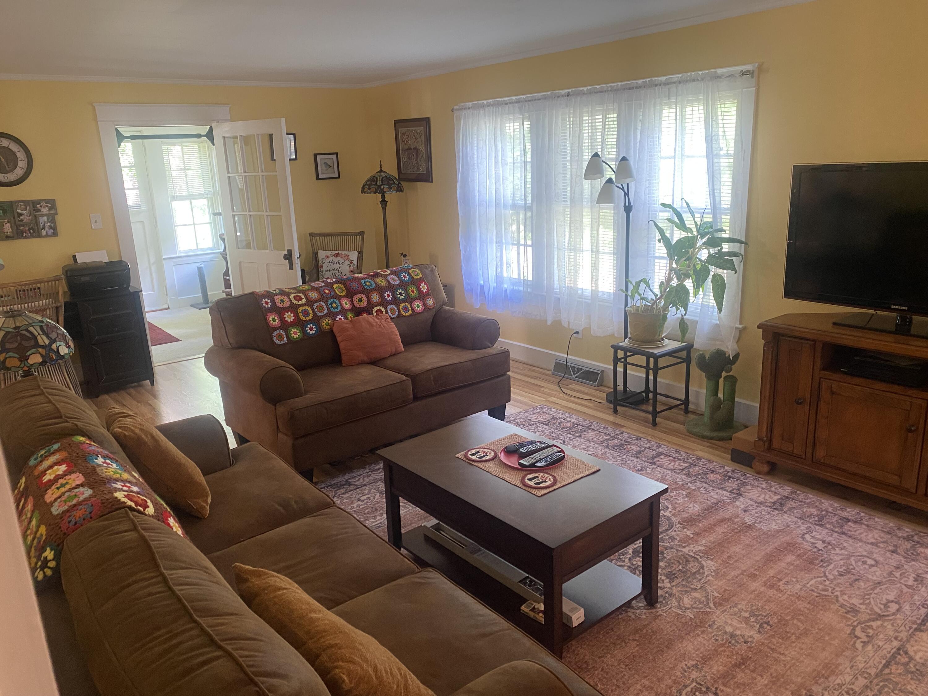 316 Canaan Road, Skowhegan, ME 04976 19 Living
