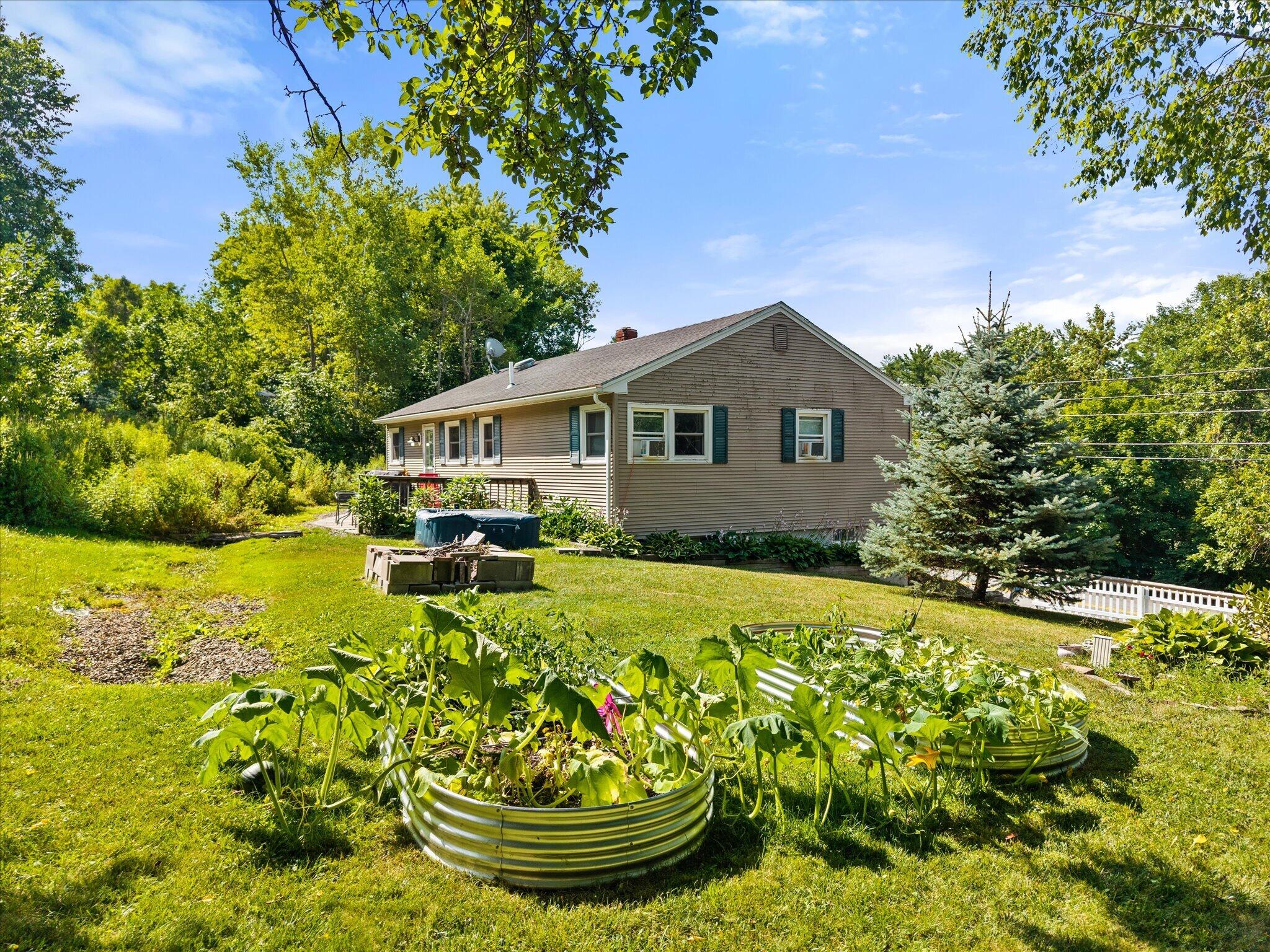 24 Coldbrook Road, Hampden, ME 04444 10-24 Coldbrook Rd