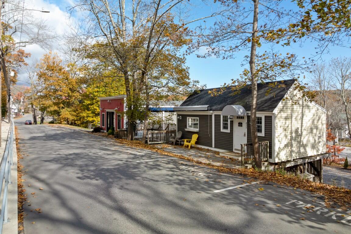 43 Oak Street, Boothbay Harbor, ME, 04538