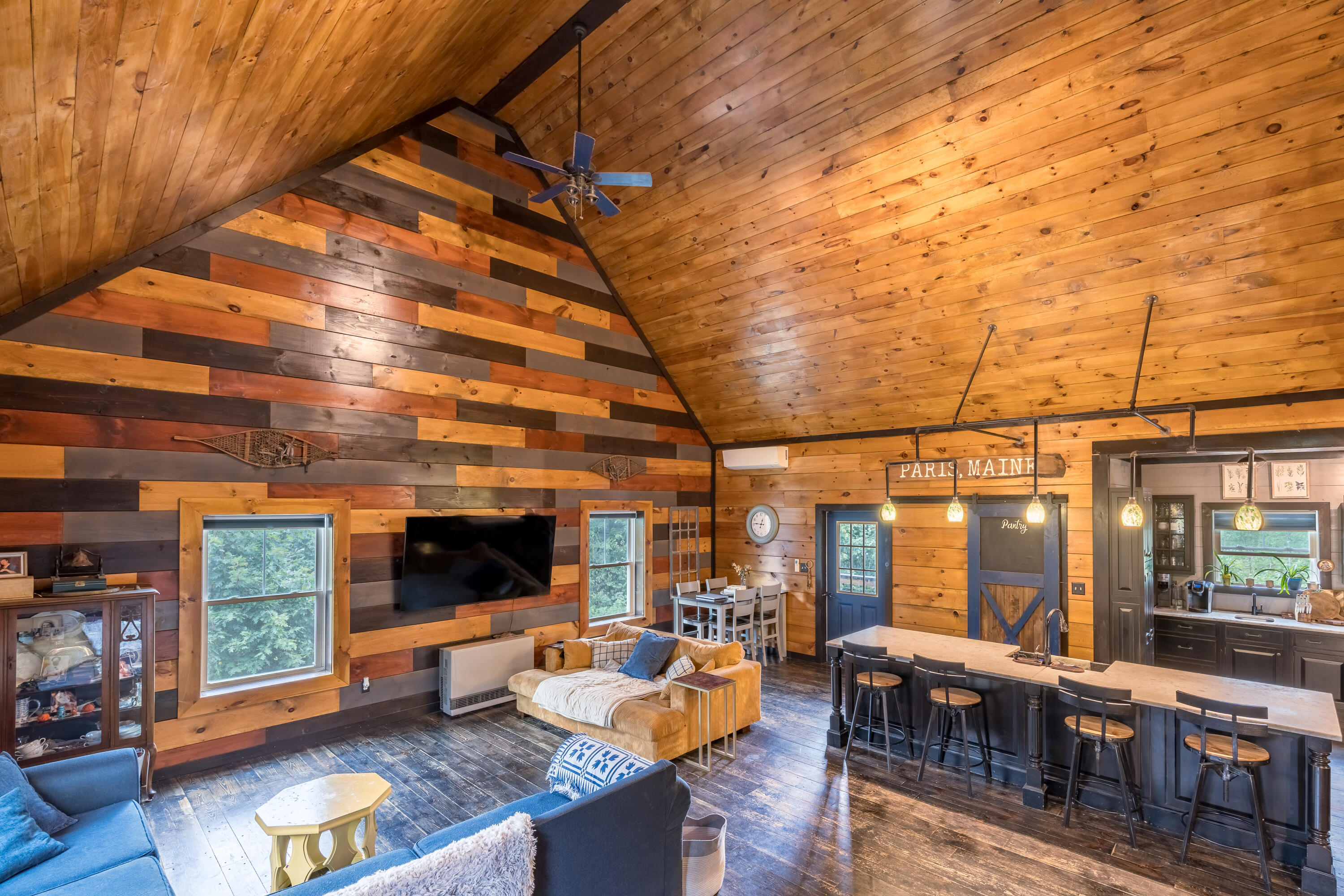 42 East Oxford Road, Paris, ME, 04281