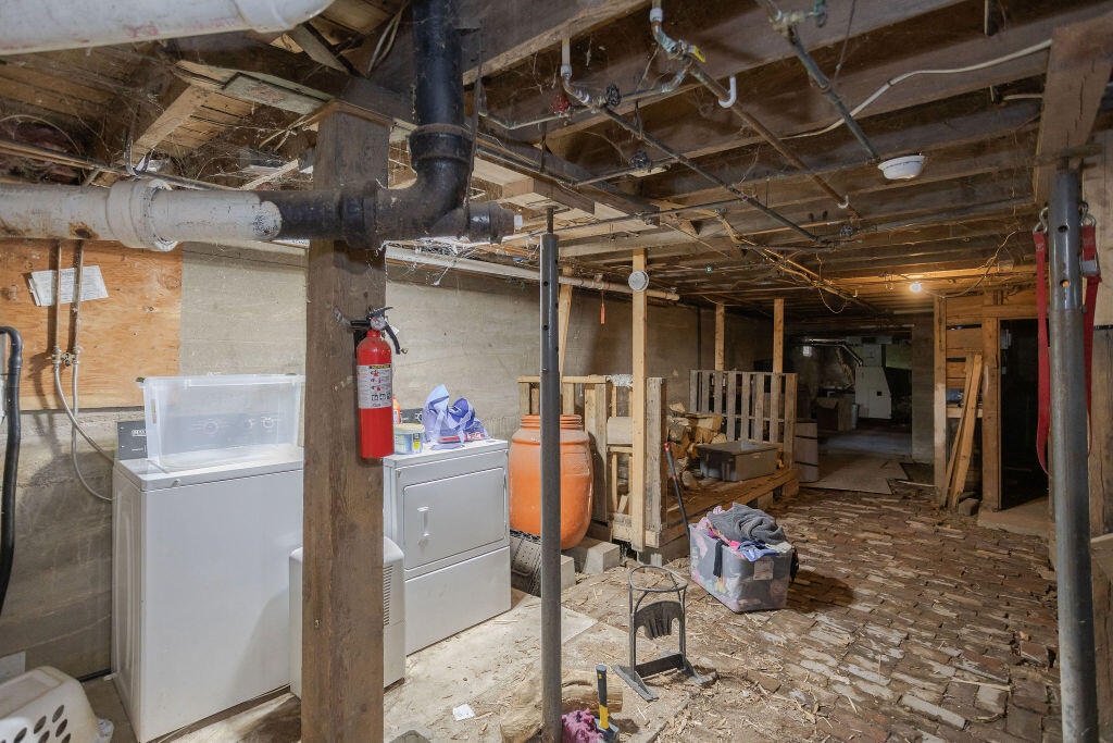 72 Main Street, Peru, ME, 04290