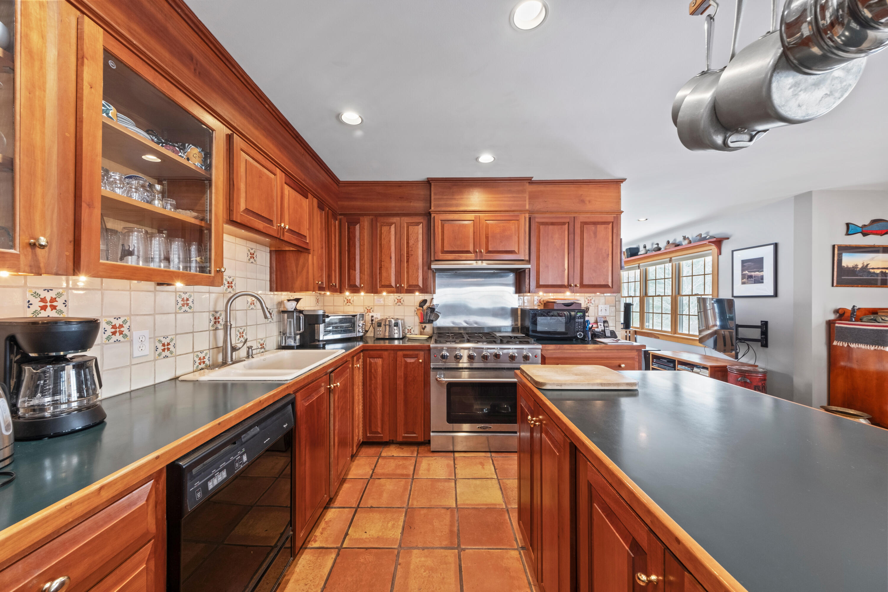 63 Raccoon, Cushing, ME, 04563