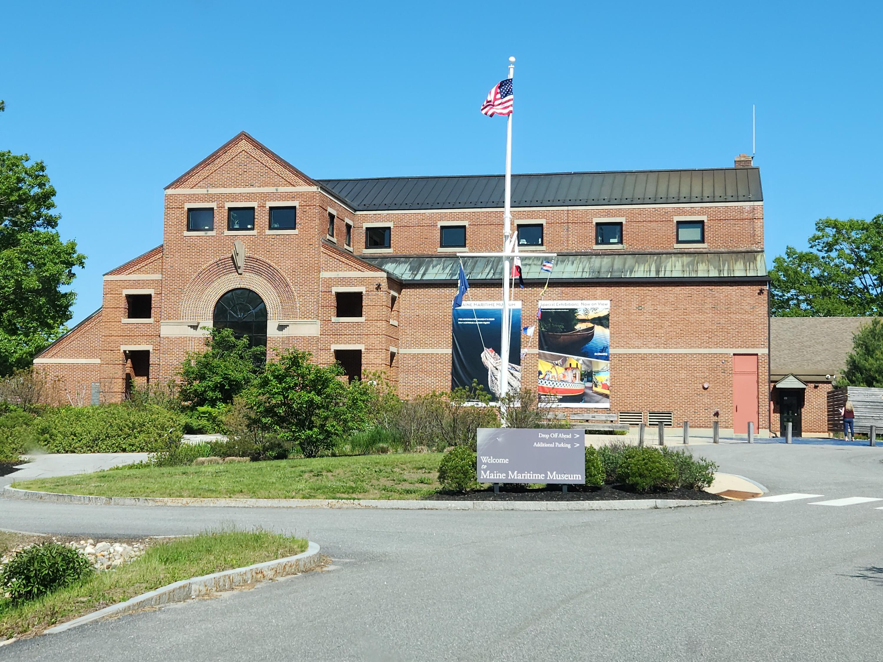 14 Getchell Street, Bath, ME 04530 What a great place!