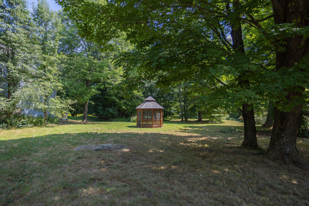 72 Main Street, Peru, ME, 04290