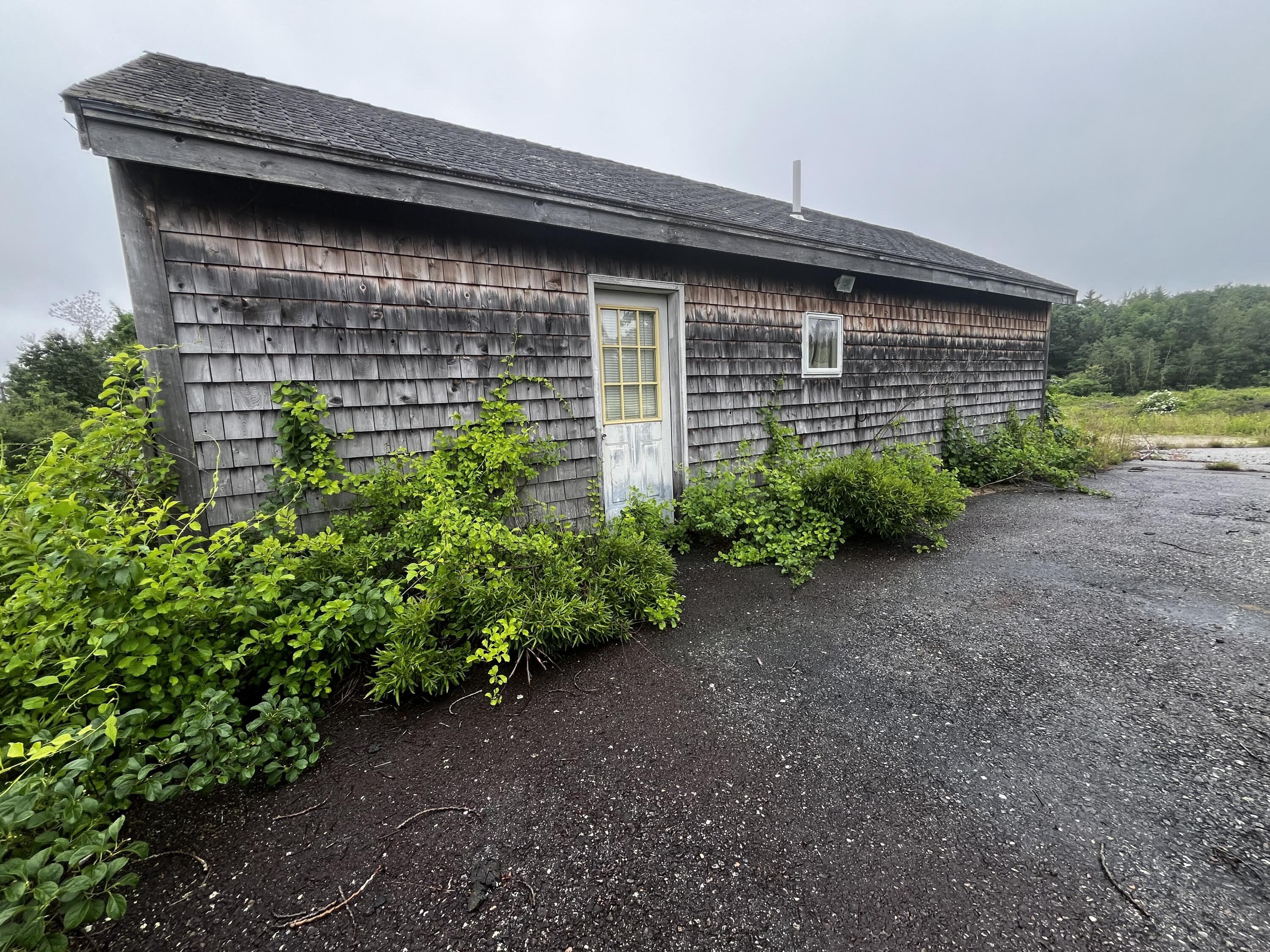 Undisclosed Address, Lyman, ME, 04002