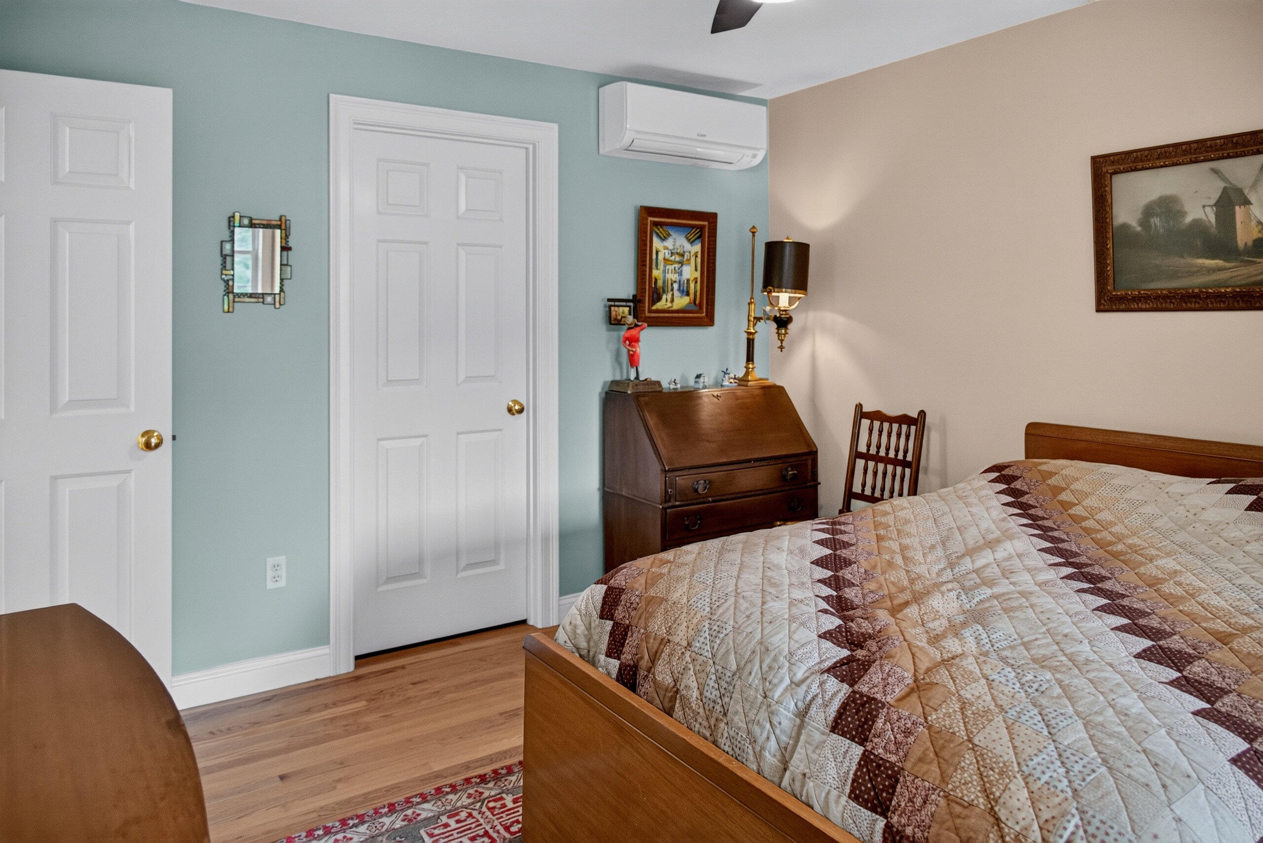 Upstairs Bedroom 2