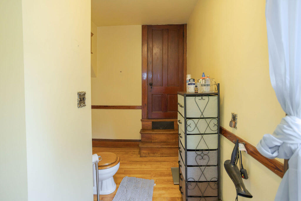 72 Main Street, Peru, ME, 04290