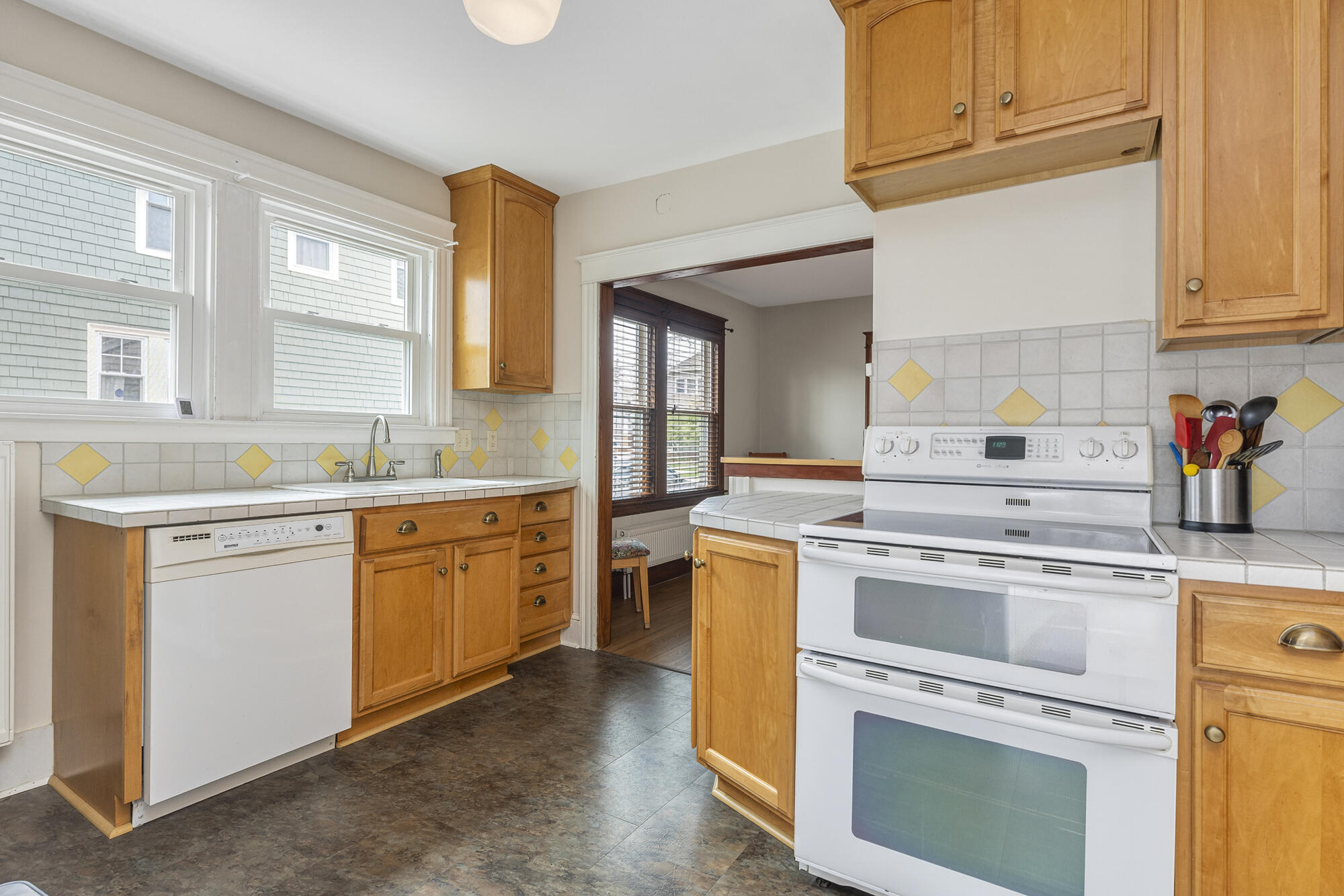 62 Elsmere Avenue, South Portland, ME, 04106 62 Elsmere Avenue, South Portland, ME, 04106