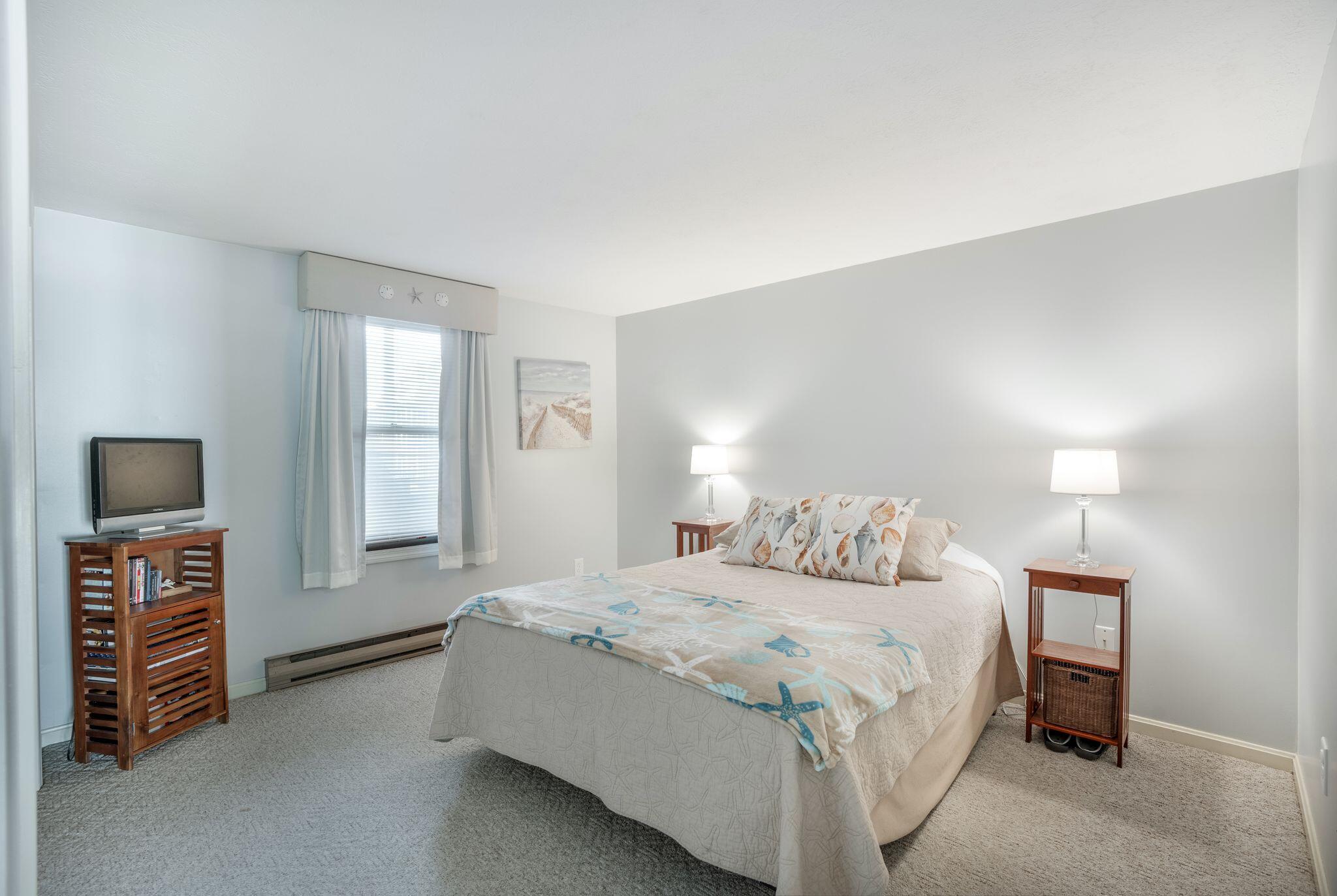 105 E Grand Avenue 7