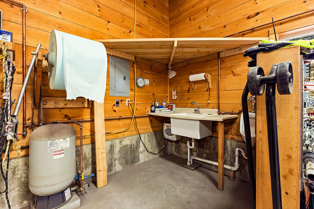 17 Aviator Place, Oakland, ME, 04963