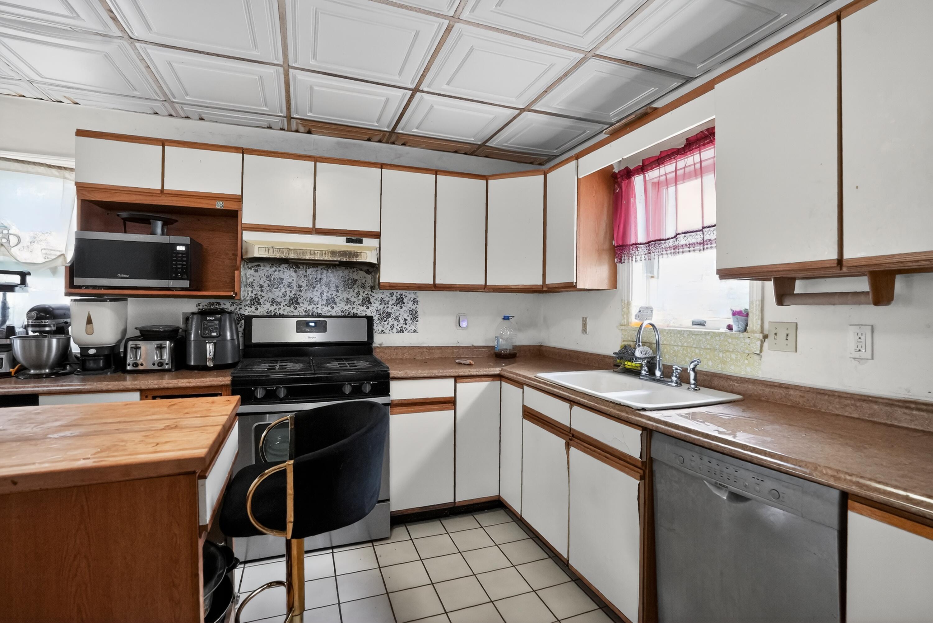 60 Orchard Street, Auburn, ME, 04210