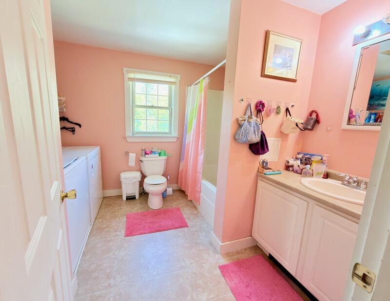 39 Salinitas Drive, Norway, ME 04268 full bath and laundry second floor