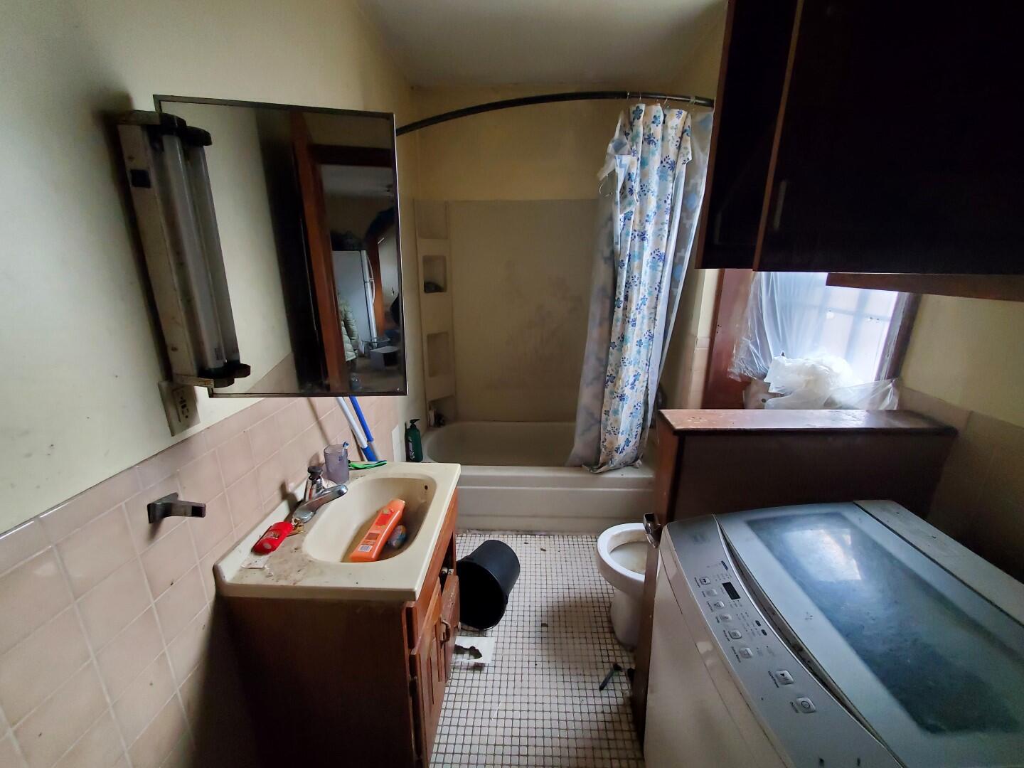 90 East Main Street, Searsport, ME, 04974