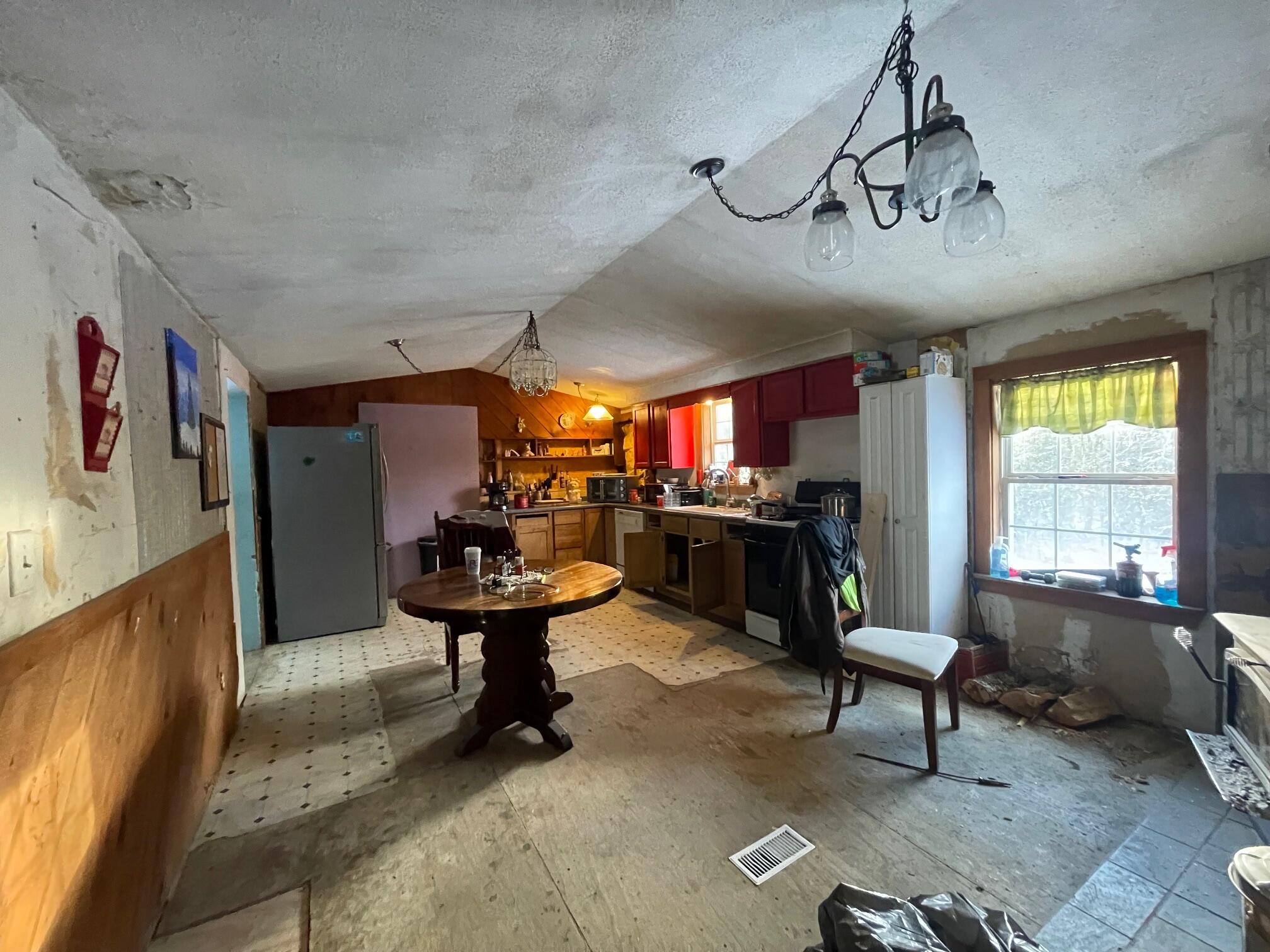 101 County Woods Road, Newport, ME, 04953