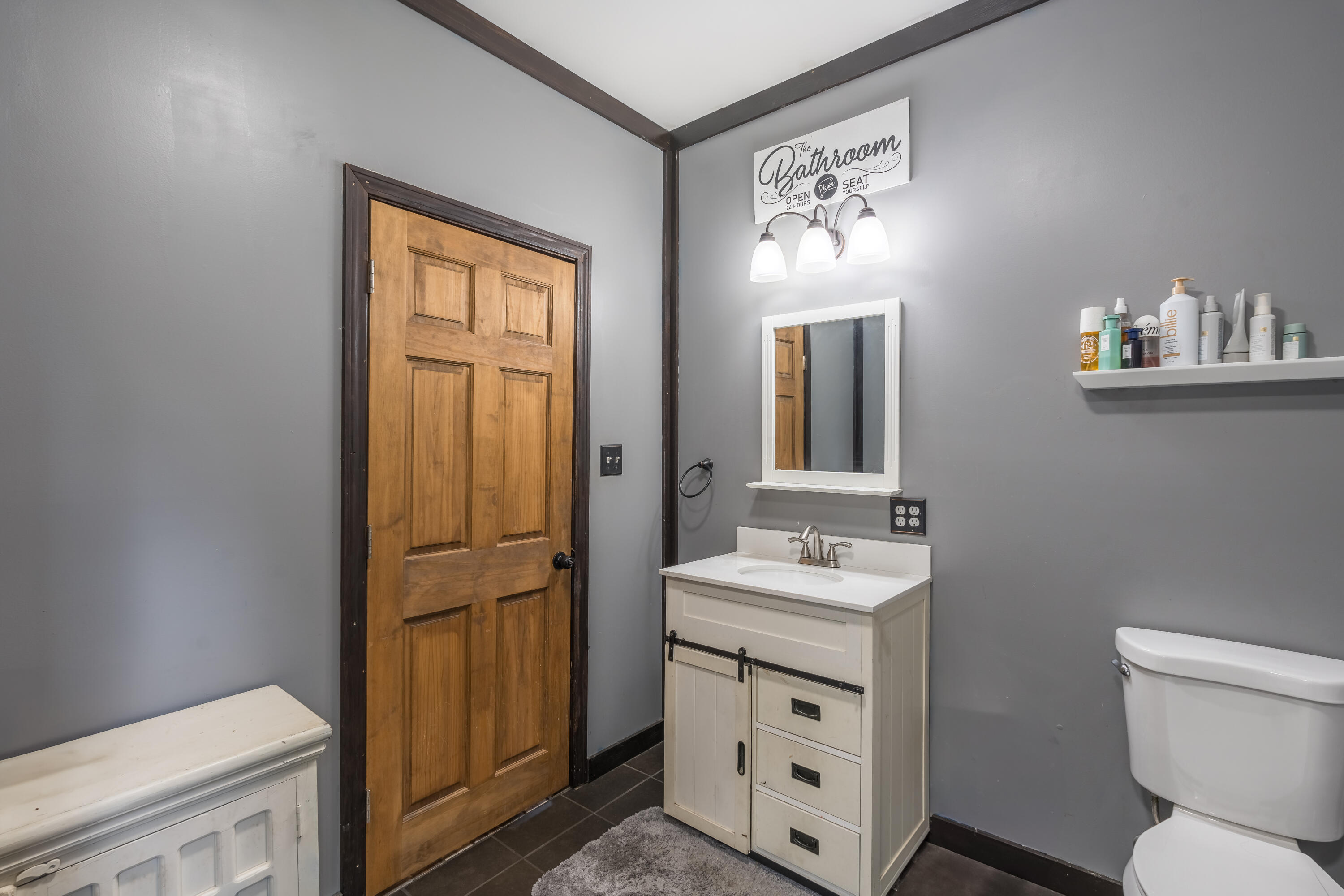 42 East Oxford Road, Paris, ME, 04281