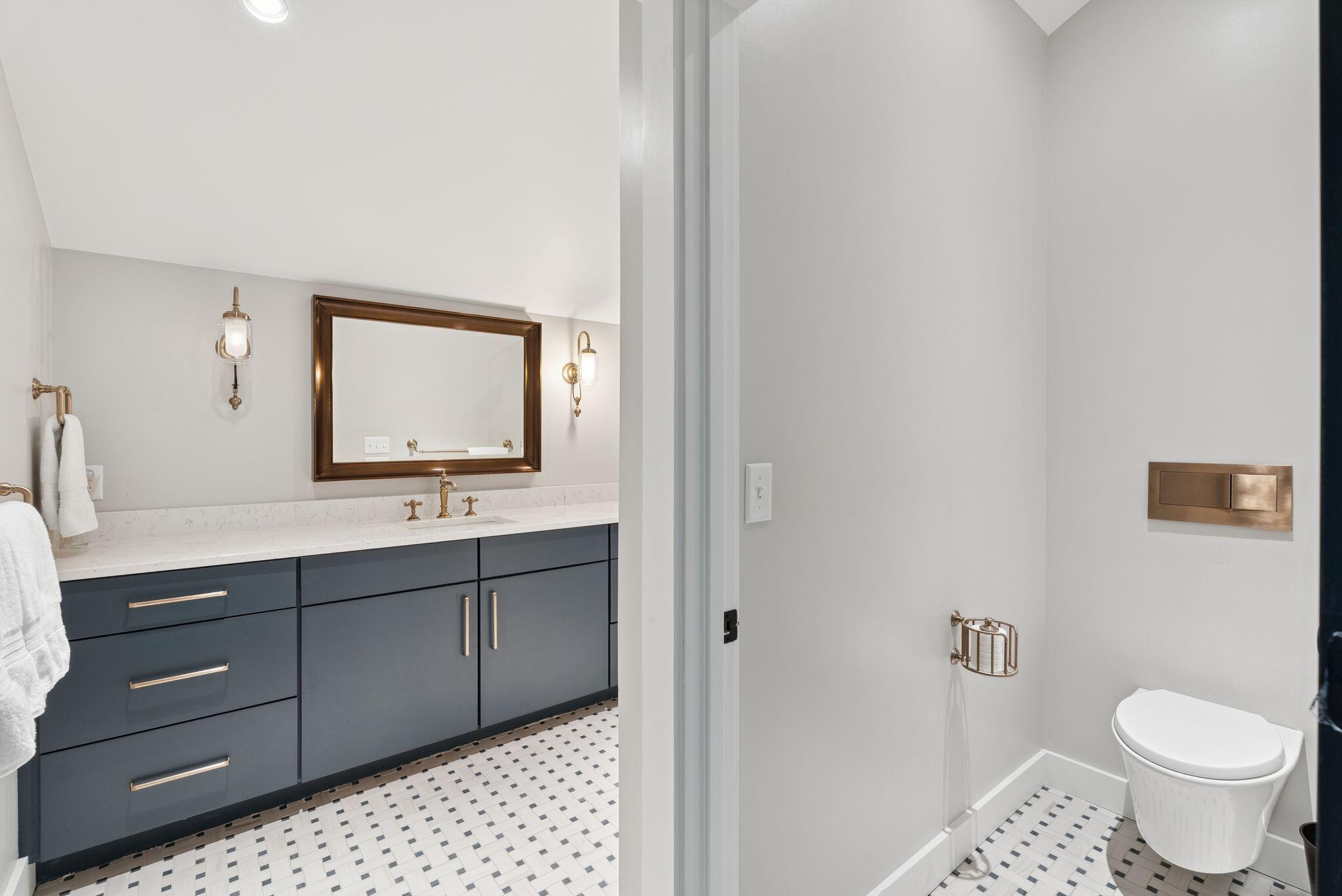 440 Blackstrap Road, Falmouth, ME, 04105