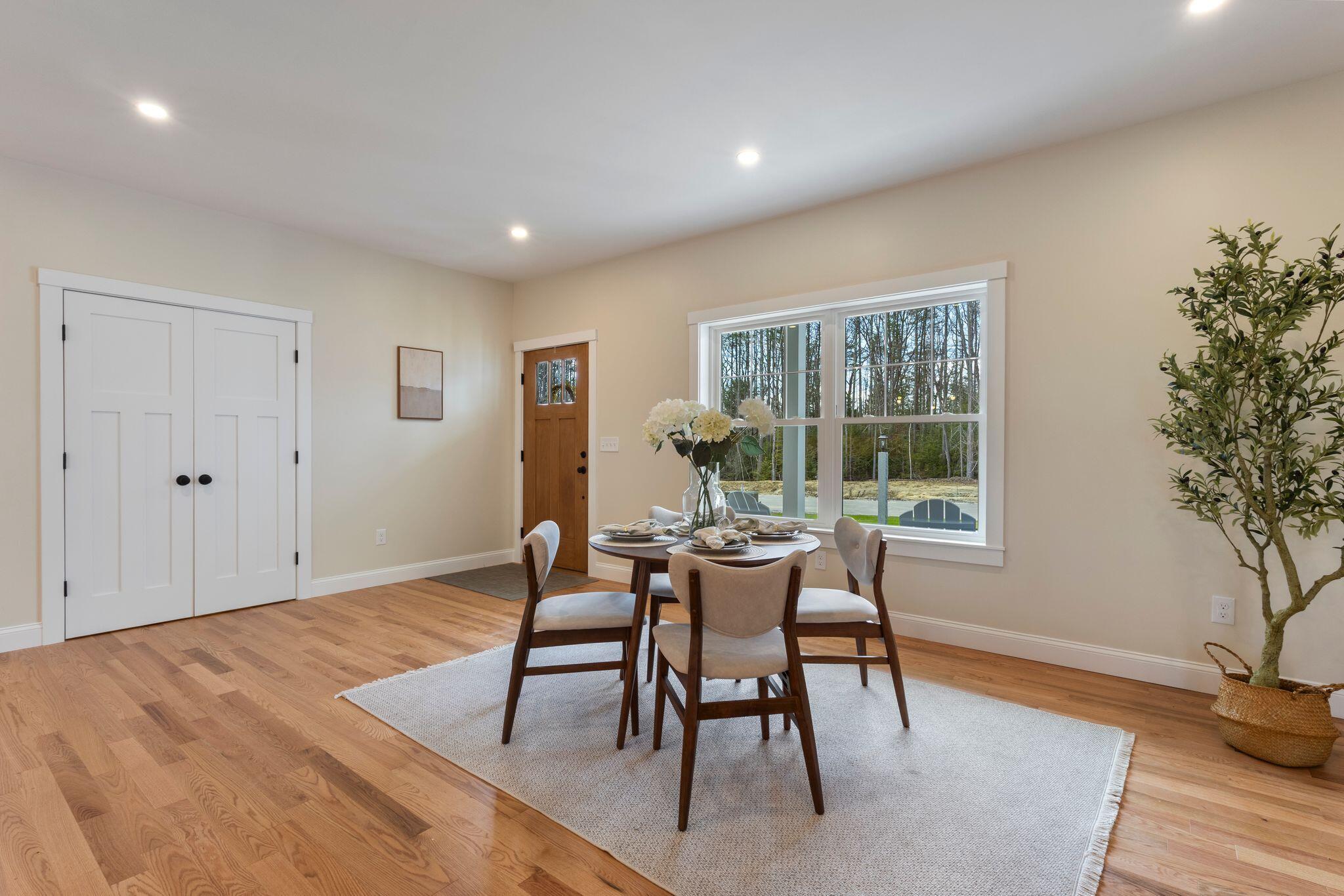 19 Forest Glen Lane, Topsham, ME, 04086