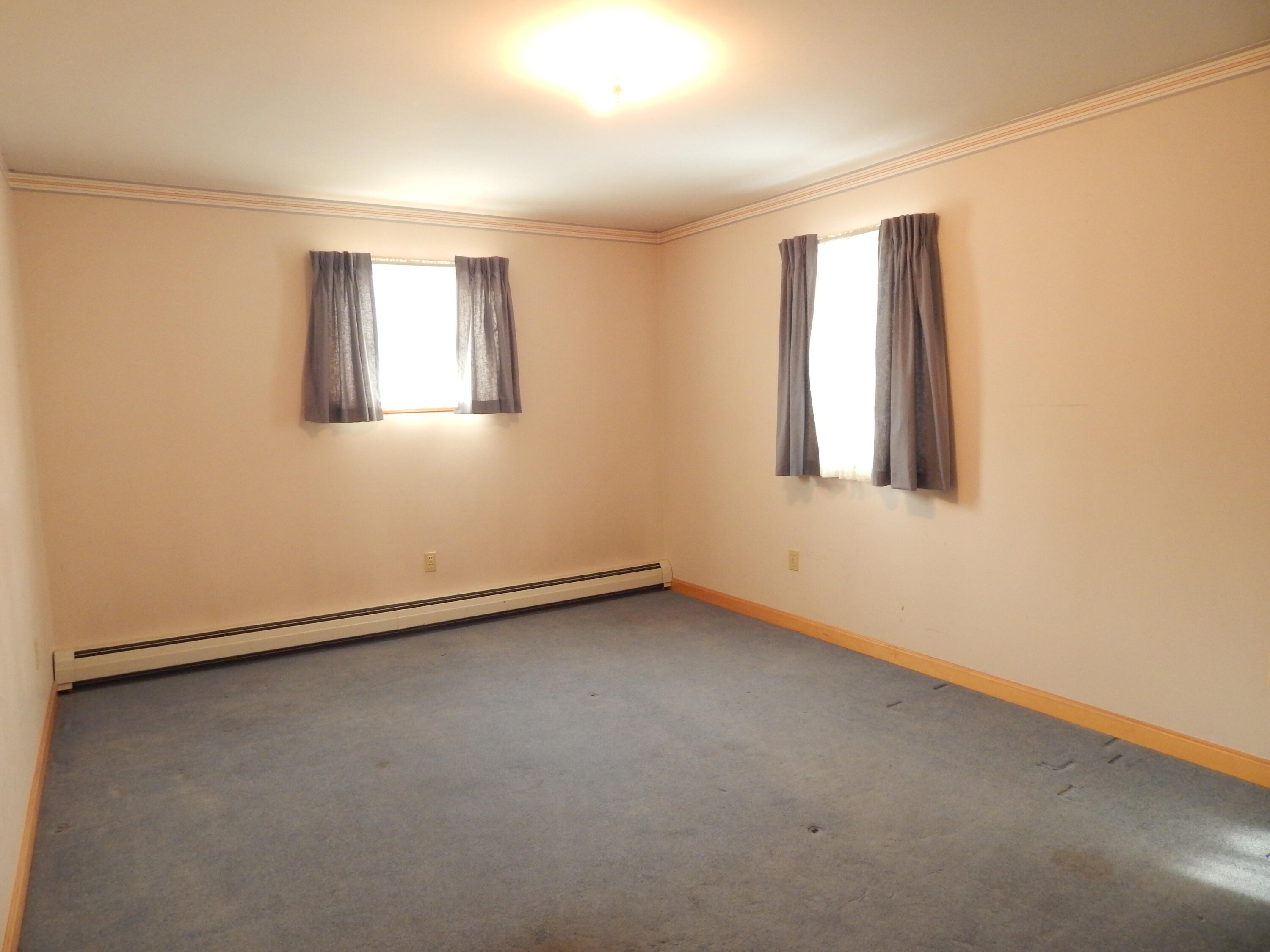 19 Park Street, Paris, ME, 04281