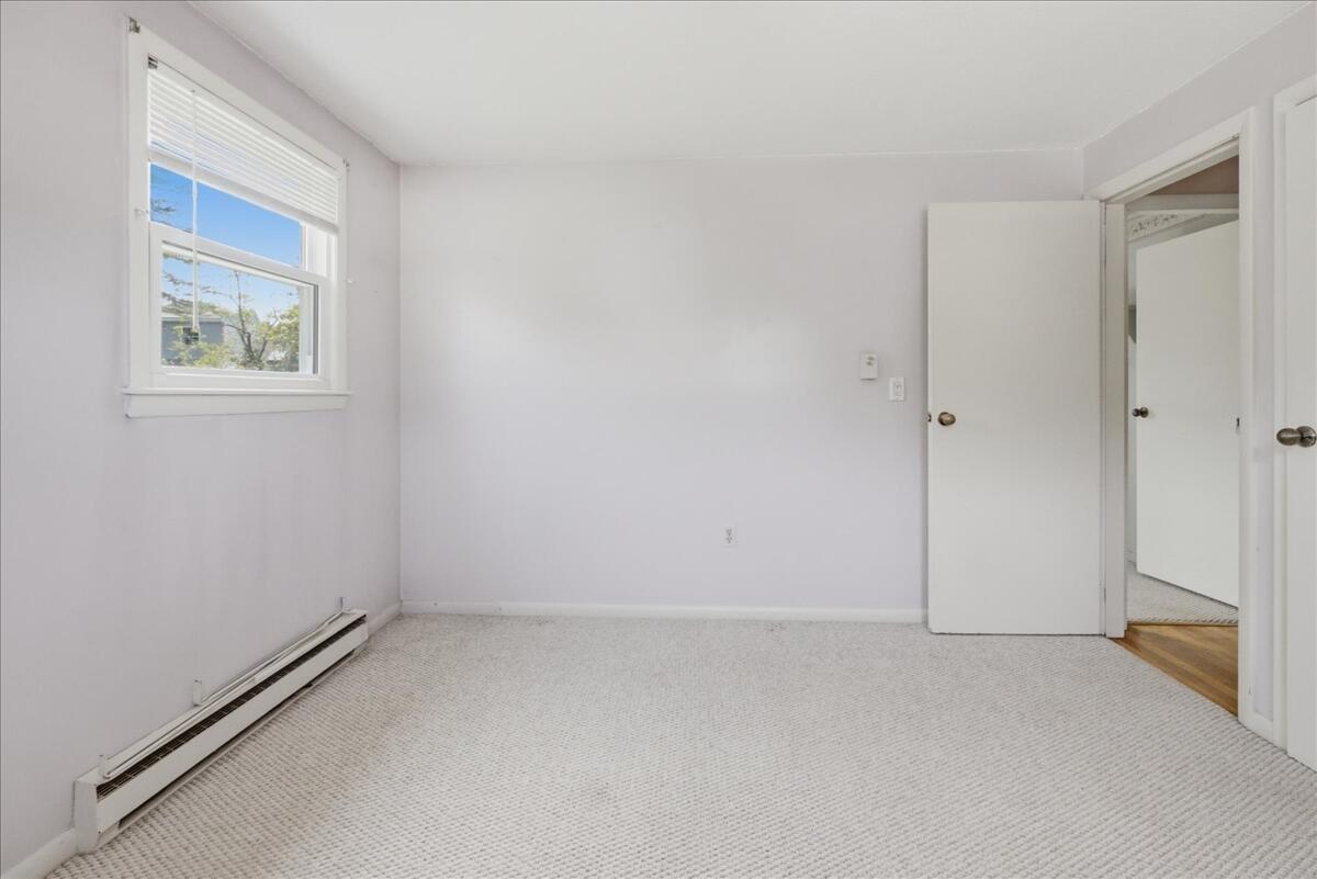 2 Quaker Road, Westbrook, ME 04092 35-DSC07481
