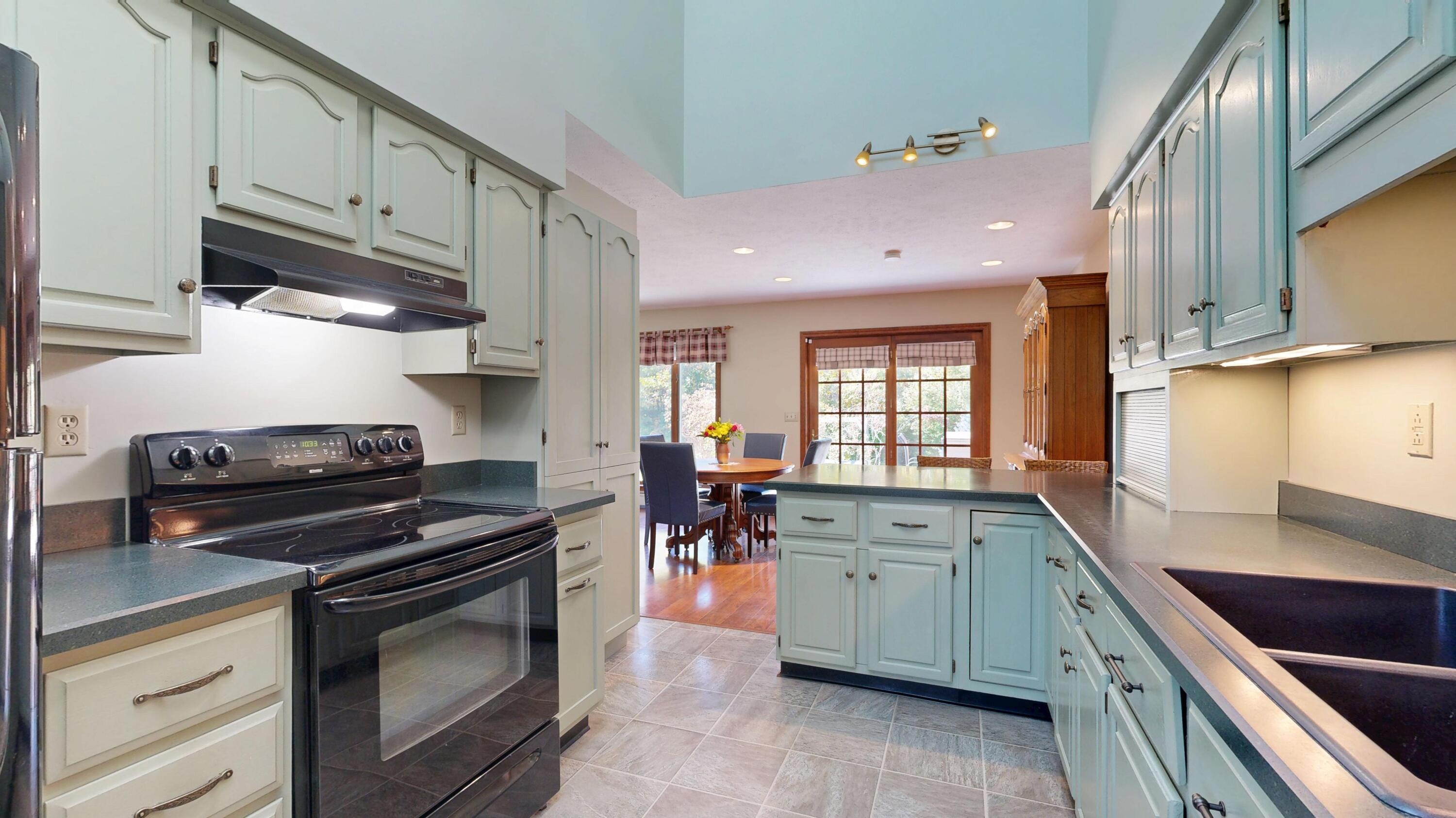 12 Hartford Street, Lewiston, ME, 04240