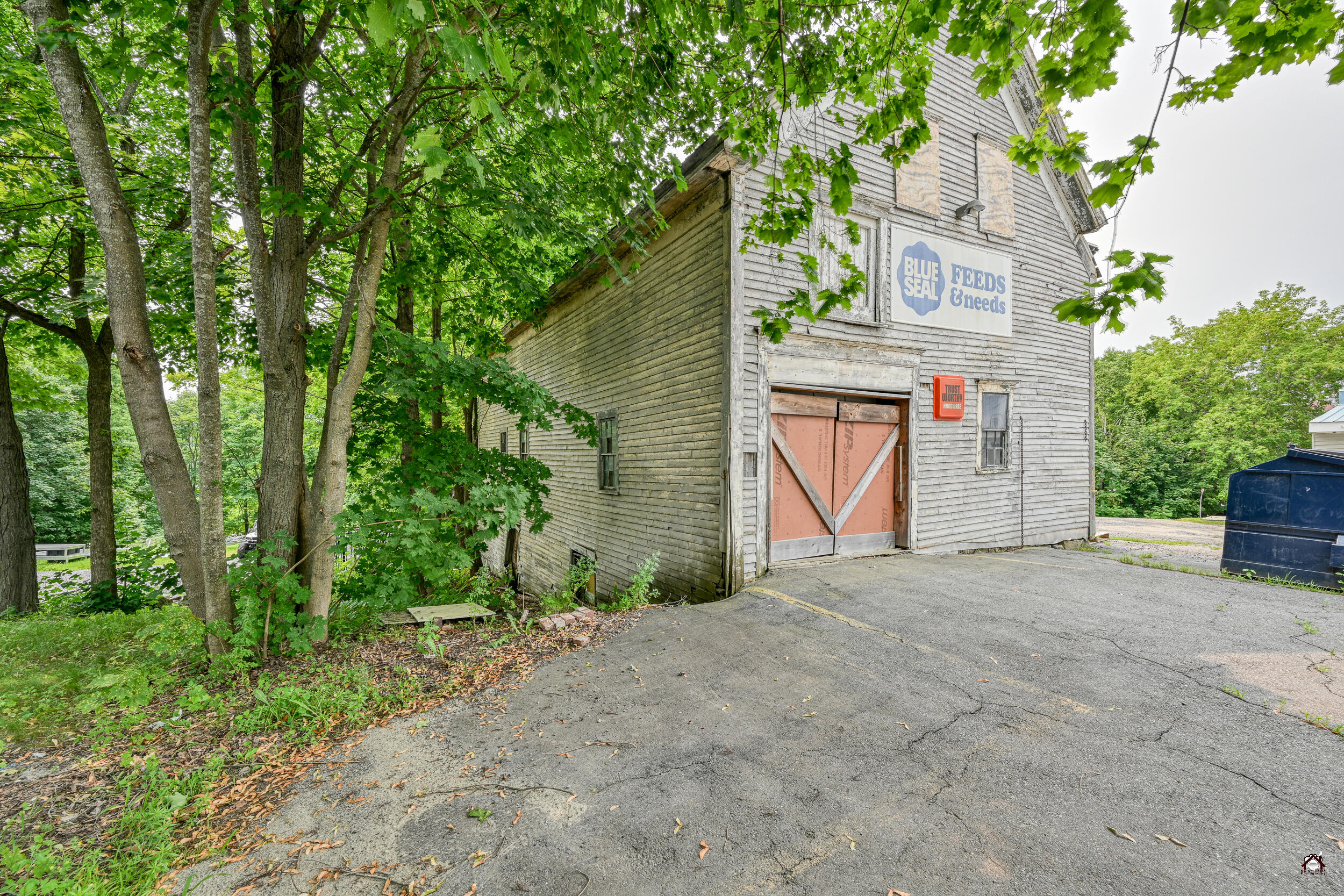 46 Main Street, Oakland, ME 04358 215-lp-112