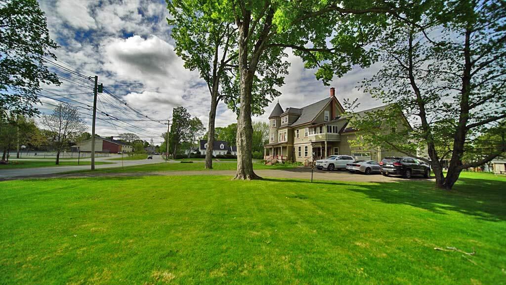 33 Pleasant Street, Houlton, ME, 04730