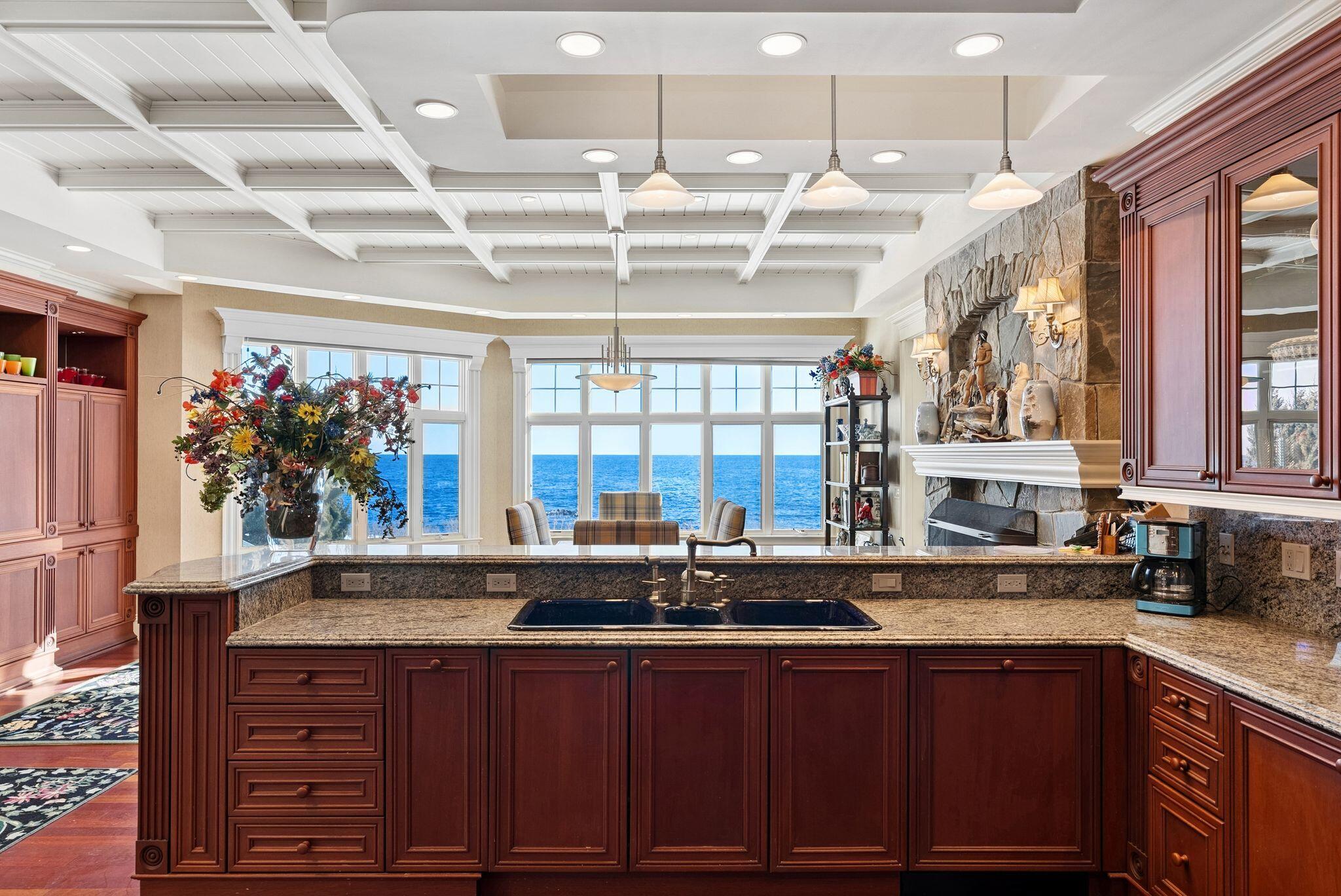 17 Seaview Avenue, Kennebunkport, ME, 04046