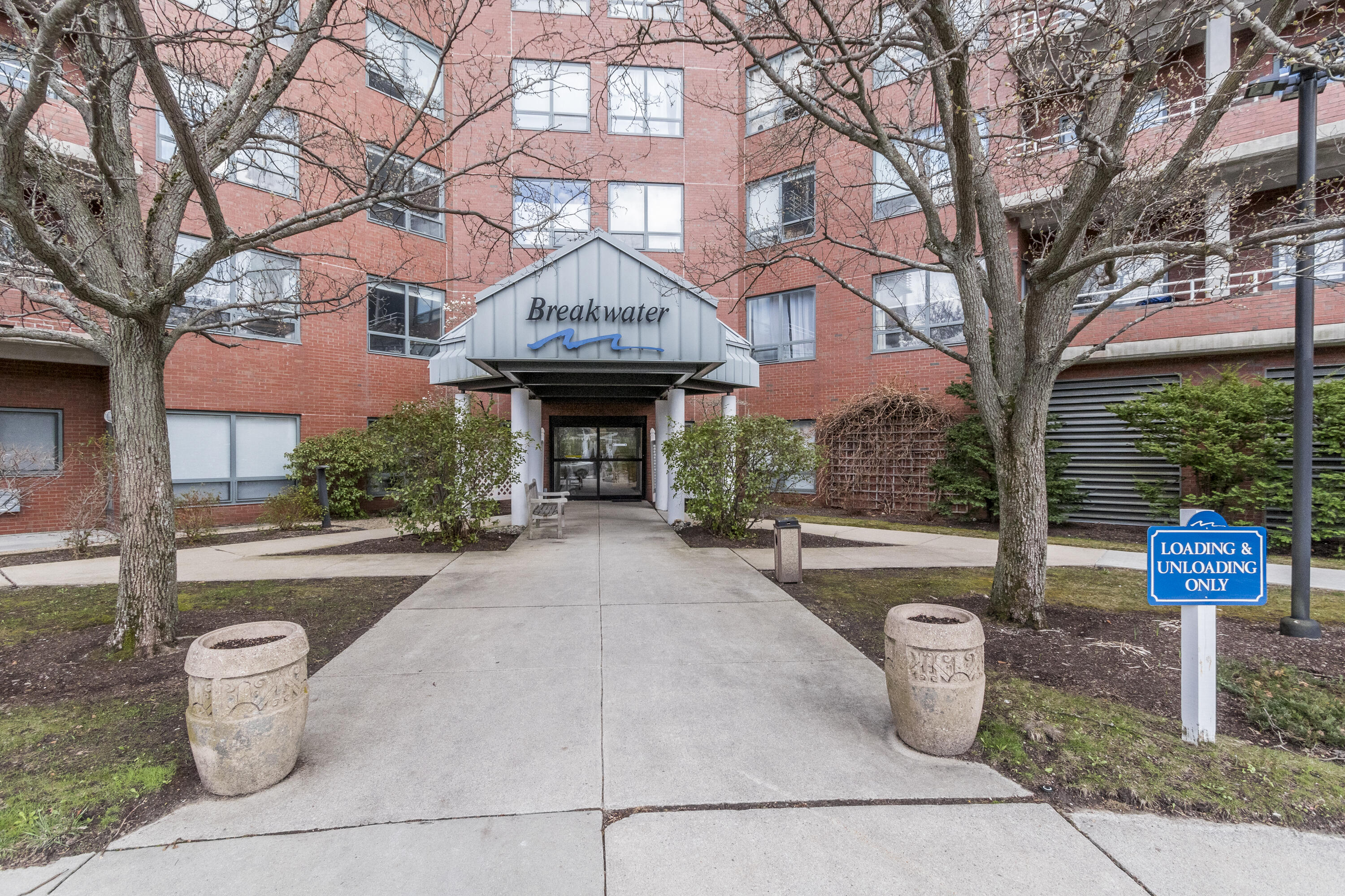 148 Breakwater Drive, #807, South Portland, ME 04106 20240415KJ-71010