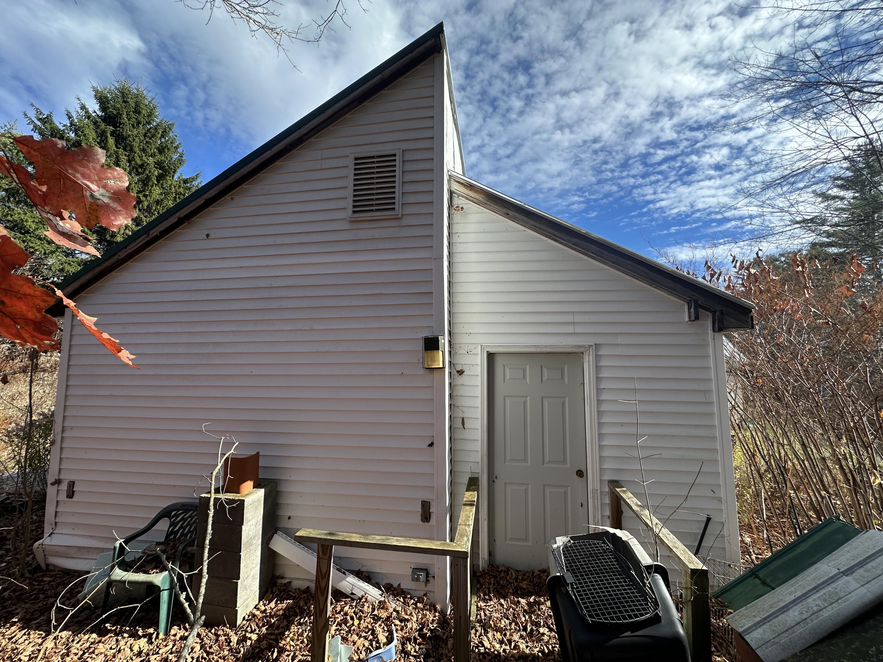 1250 River Road, Madrid Twp, ME, 04966