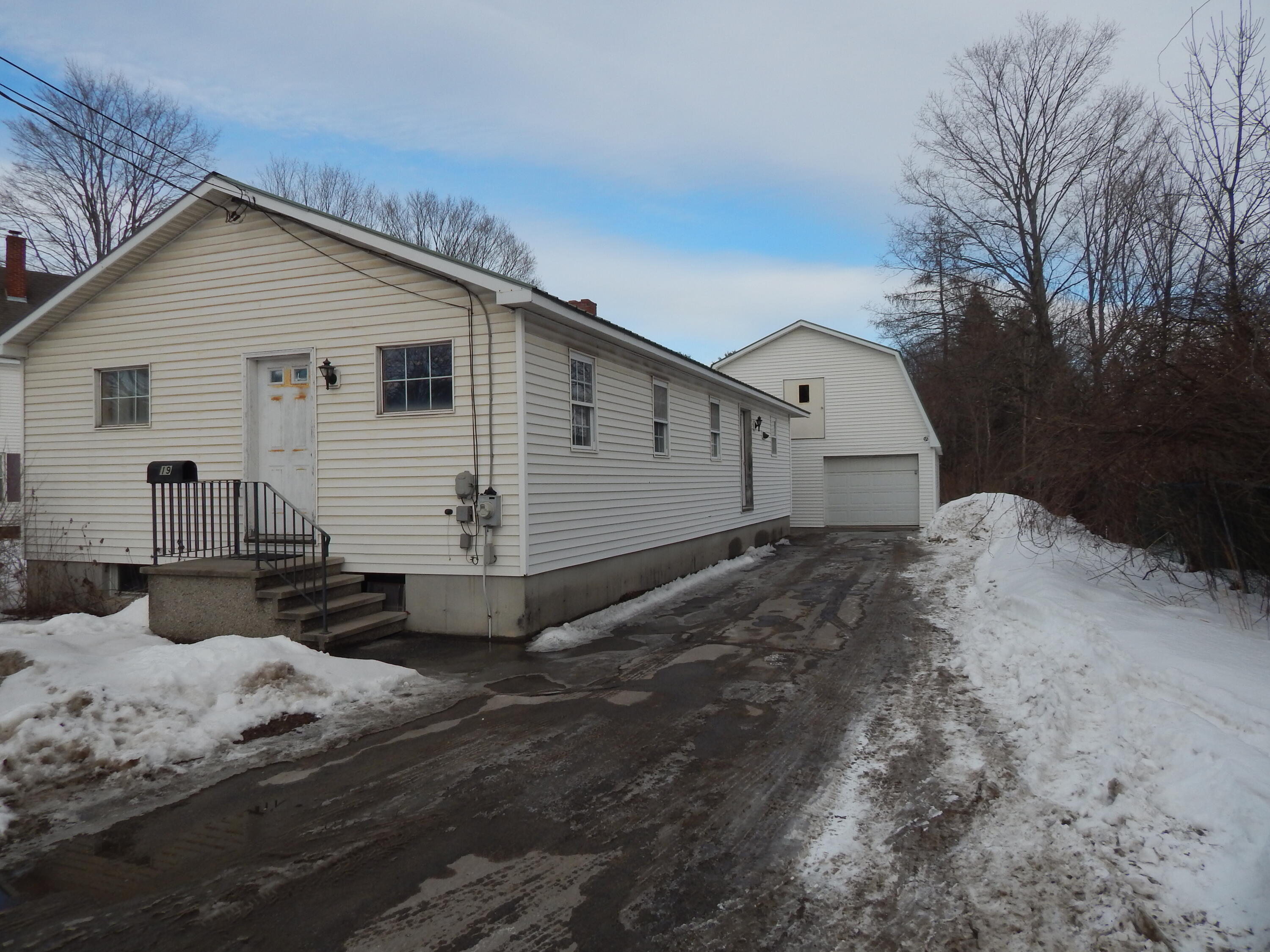 19 Park Street, Paris, ME, 04281