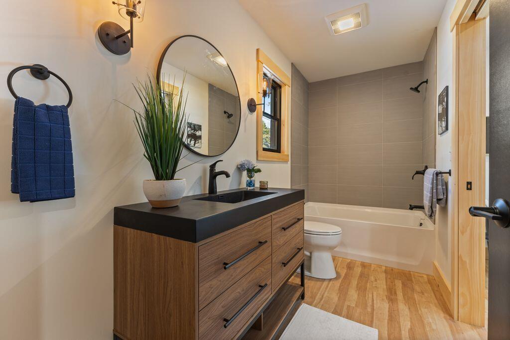 62 East Point Way, Norway, ME, 04268