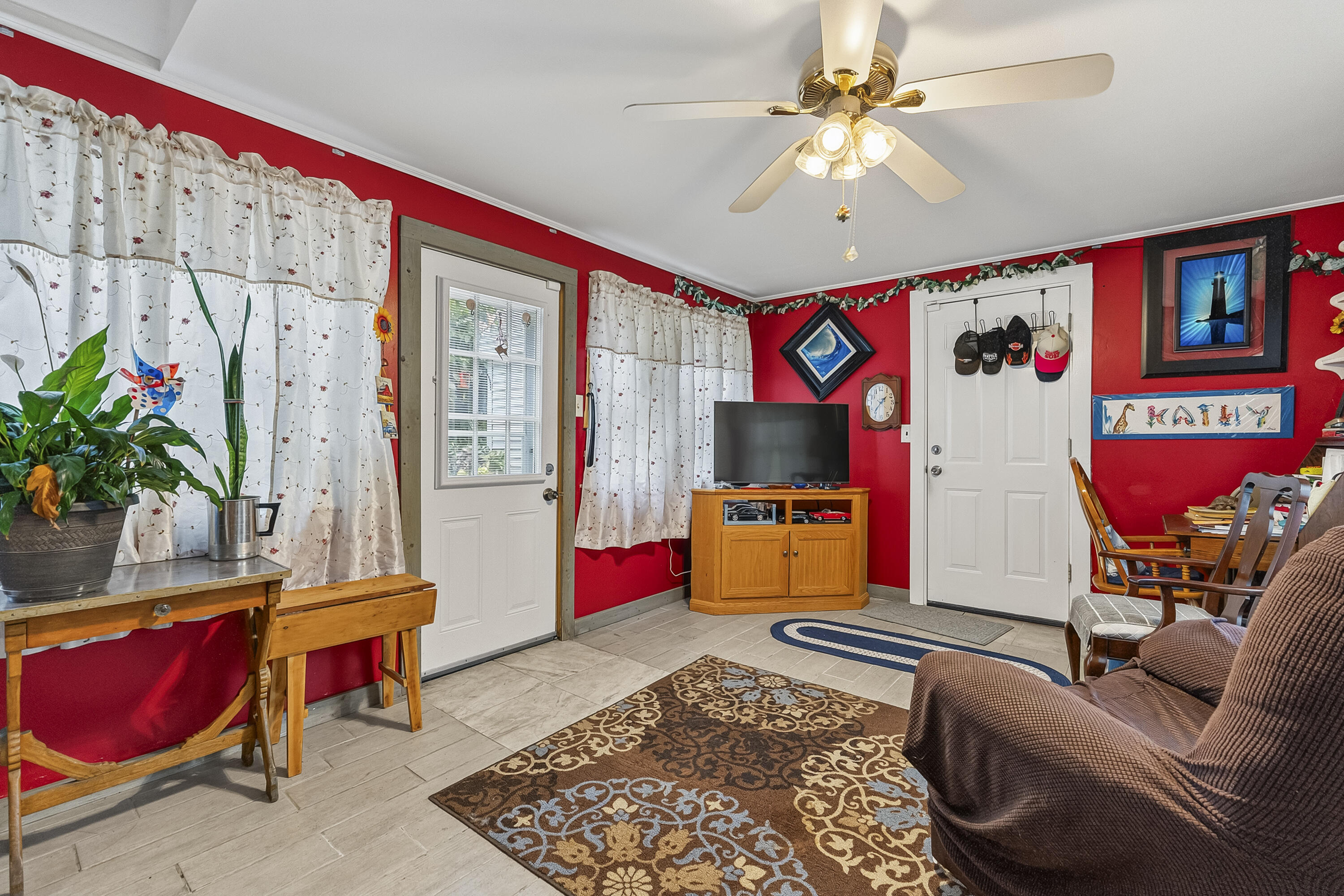 313 Portland Street, Berwick, ME 03901 Den