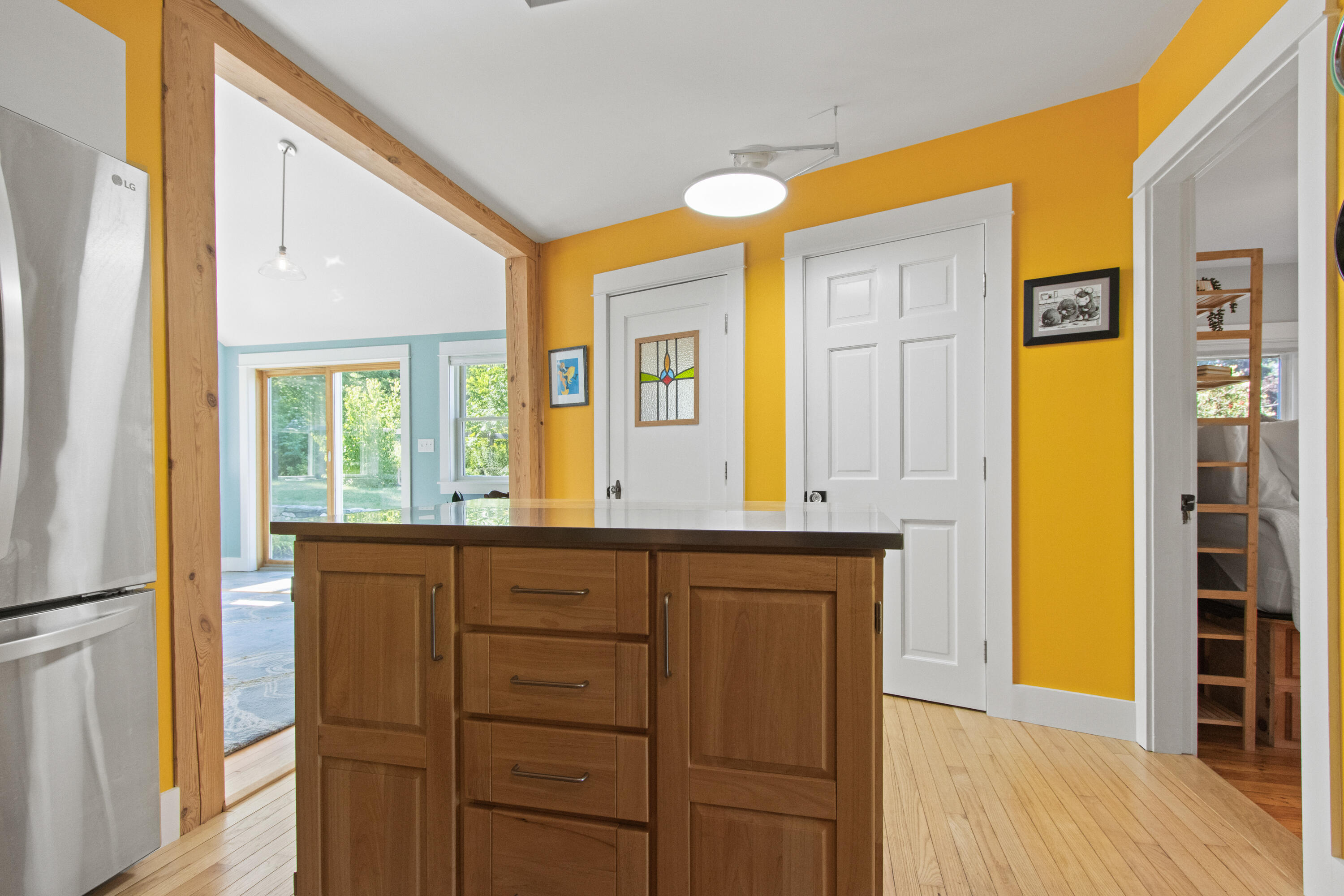 118 Rowe Avenue, Portland, ME 04102 Kitchen