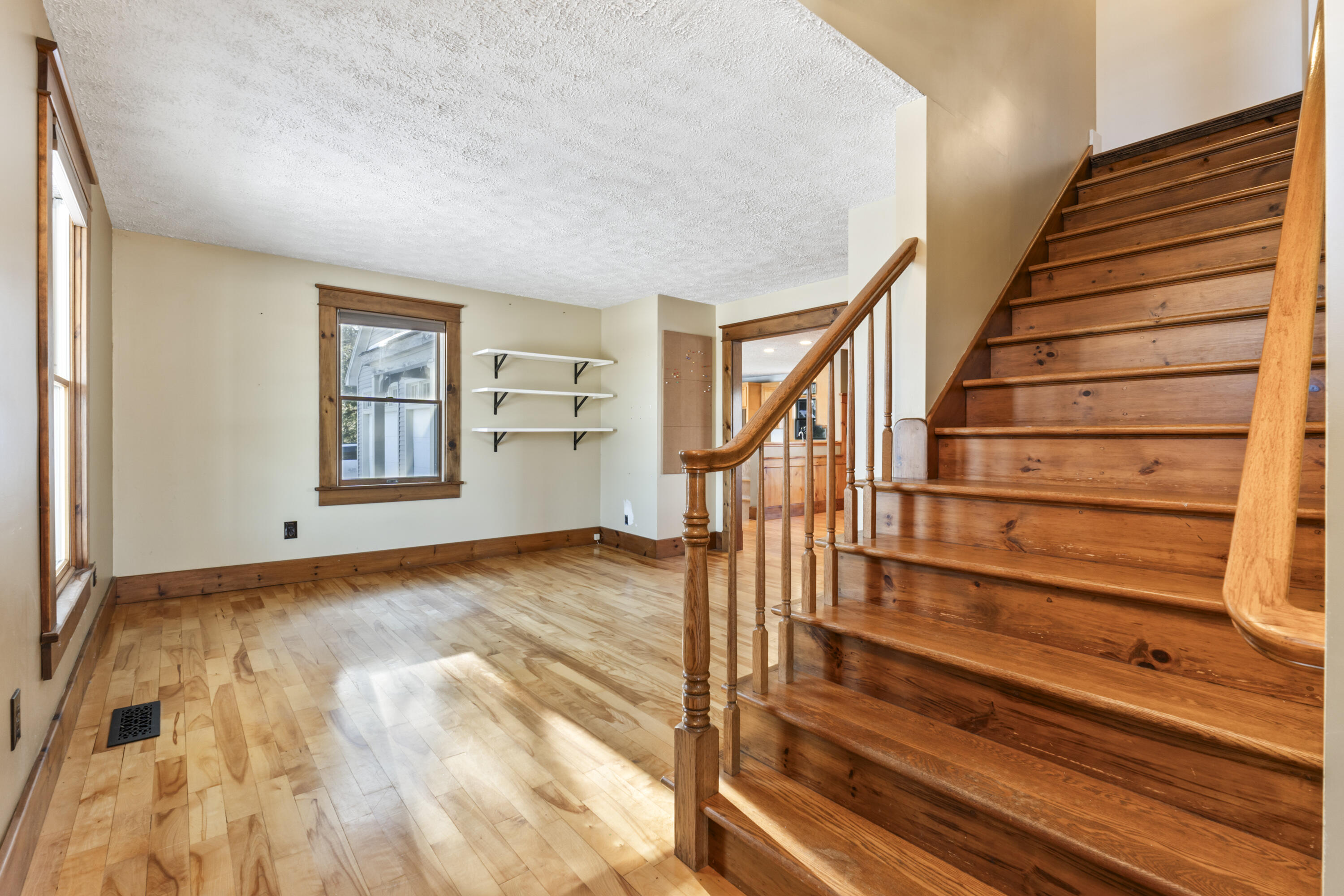 467 Bay Road, Bowdoinham, ME, 04008