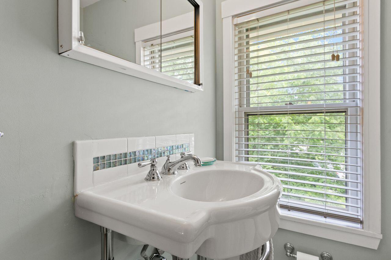 14 Holly Street, Portland, ME 04103 Classic pedestal sink and medicine cabinet/mirror above