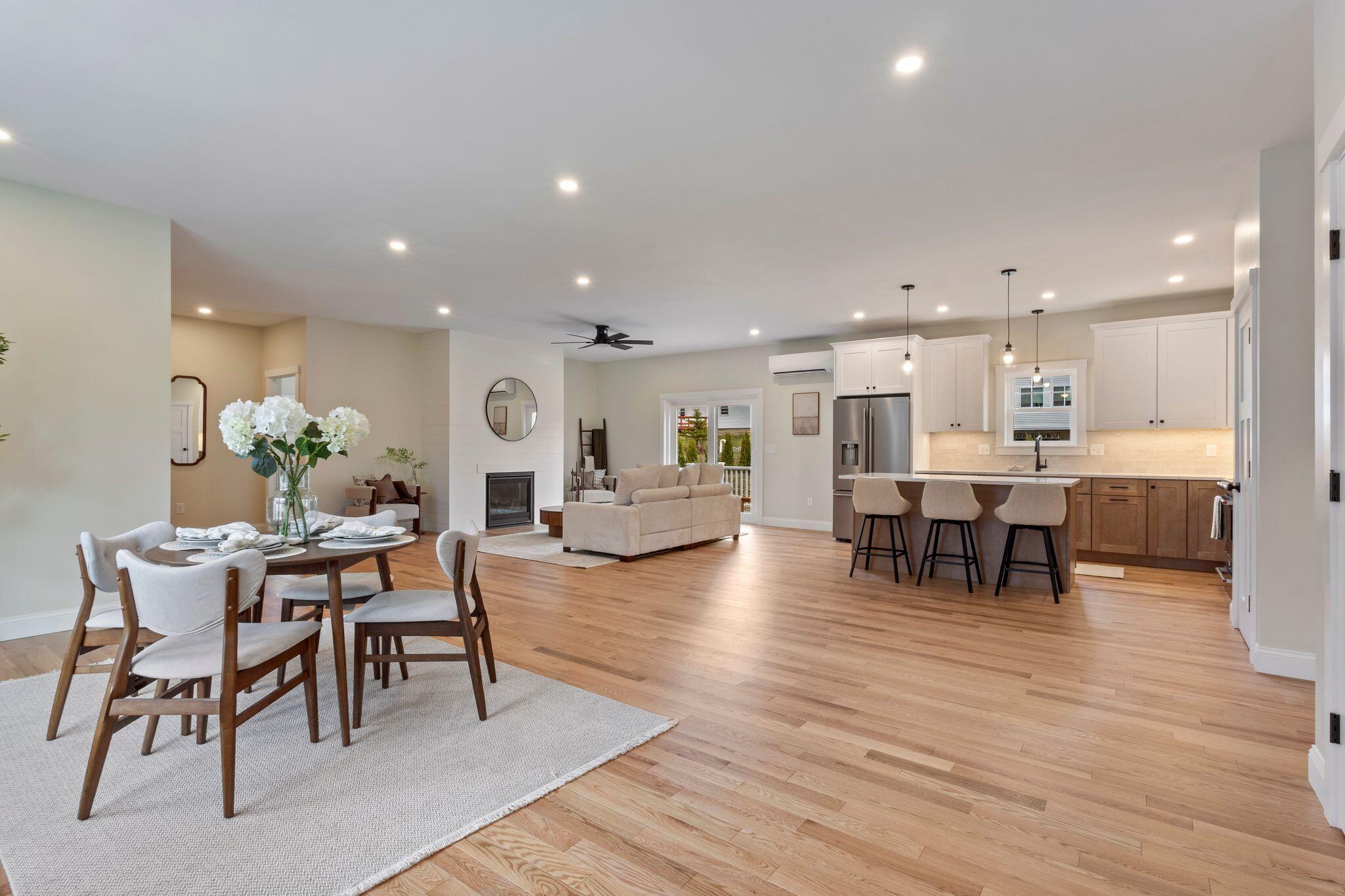 19 Forest Glen Lane, Topsham, ME, 04086