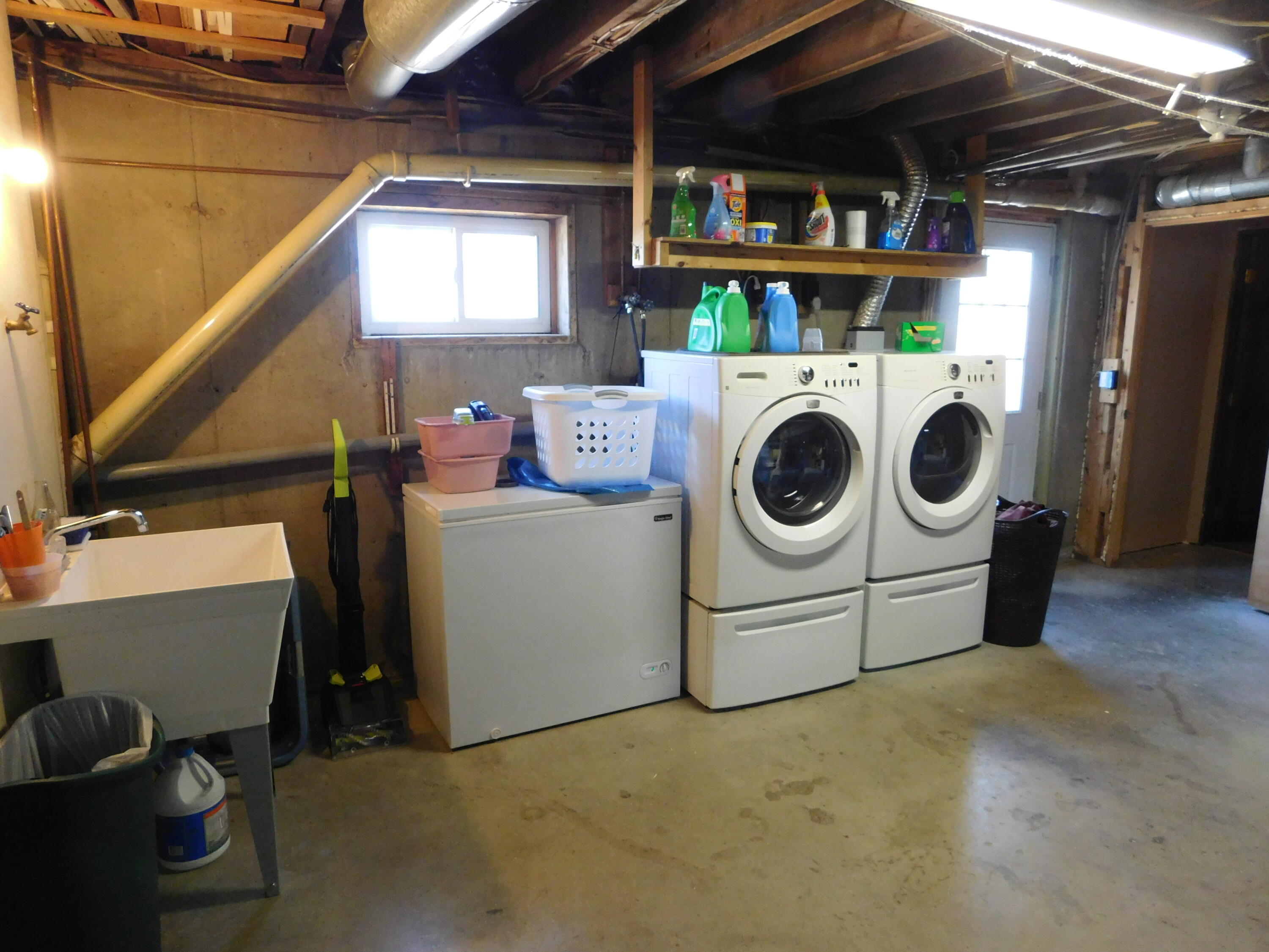 557 Enfield Road, Lincoln, ME, 04457