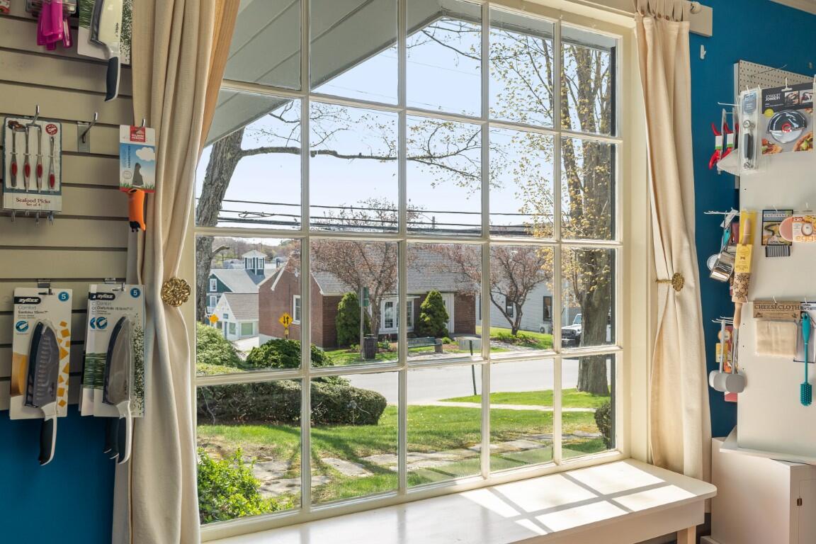 34 Townsend Avenue, Boothbay Harbor, ME, 04538