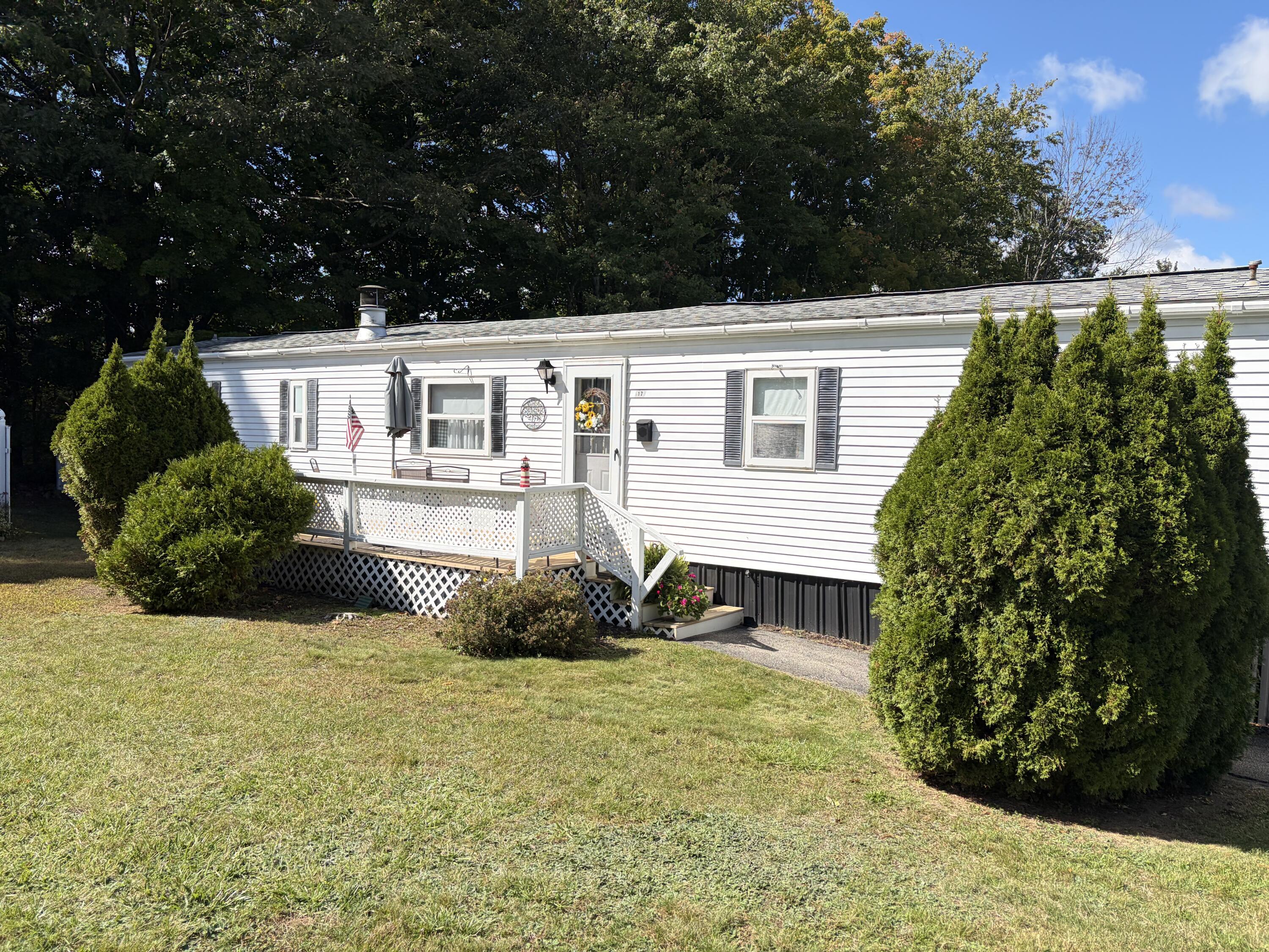 Photo of 17 Sandalwood Circle Kittery ME 03904