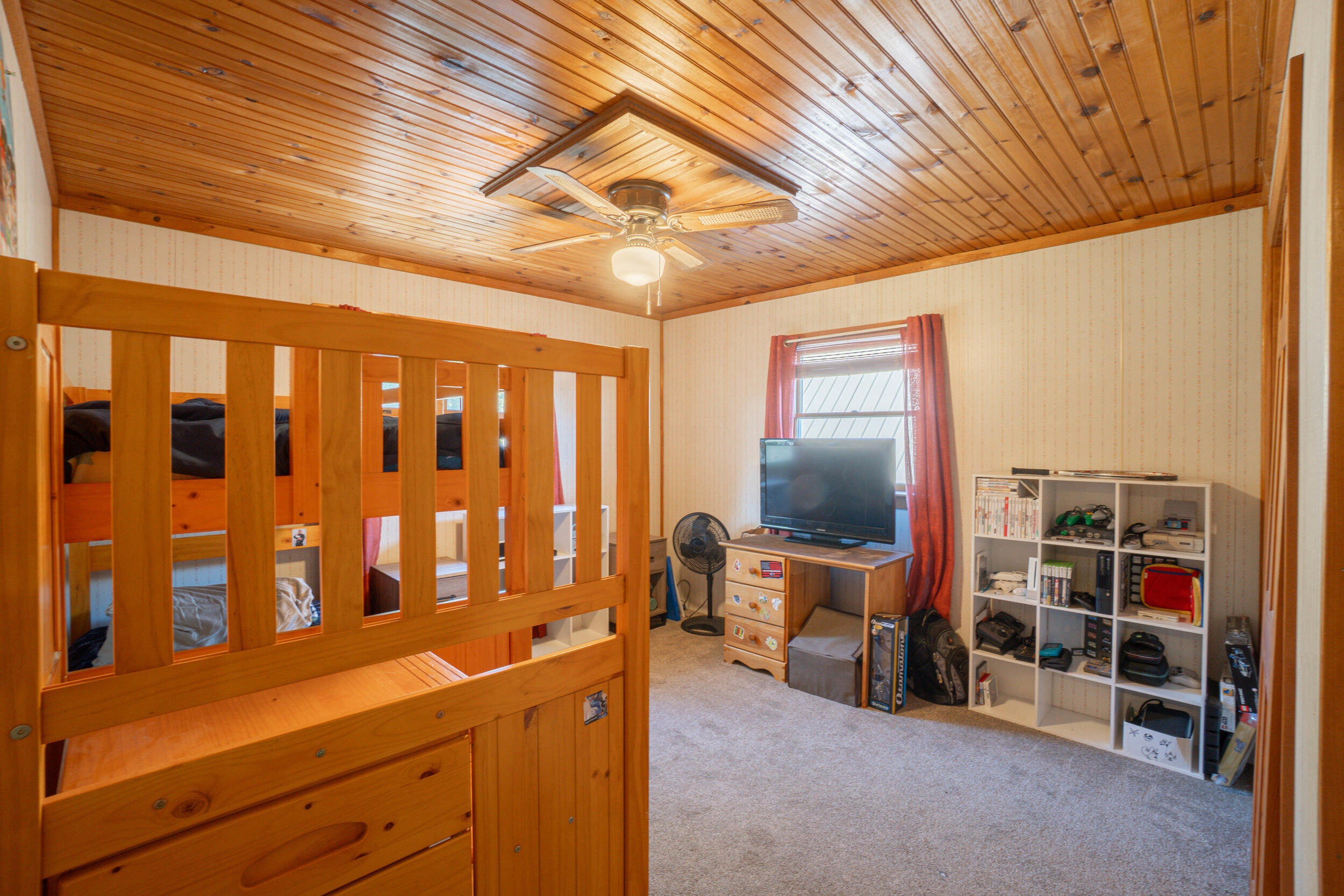 24 Autumn Lane, Lincoln, ME, 04457