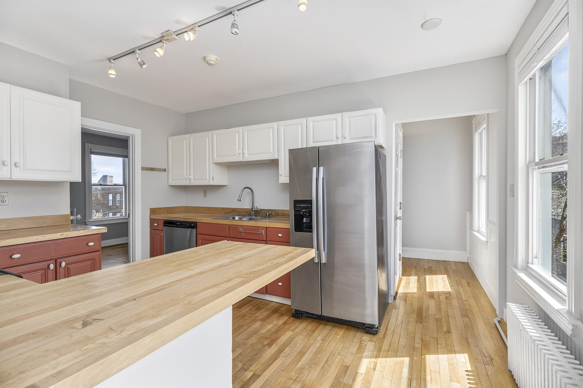 22 Cumberland Avenue UNIT 3, Portland, ME, 04101