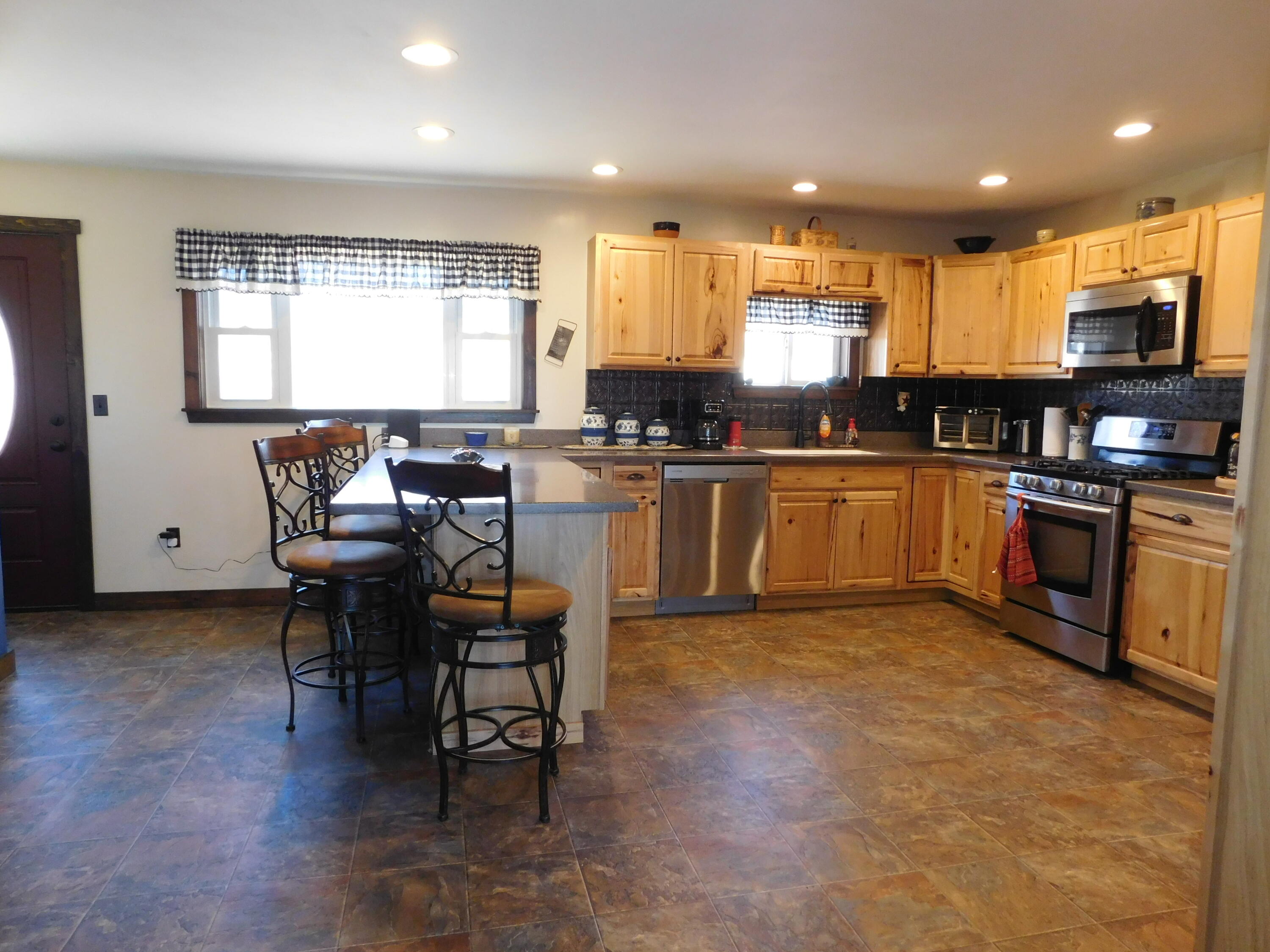 557 Enfield Road, Lincoln, ME, 04457