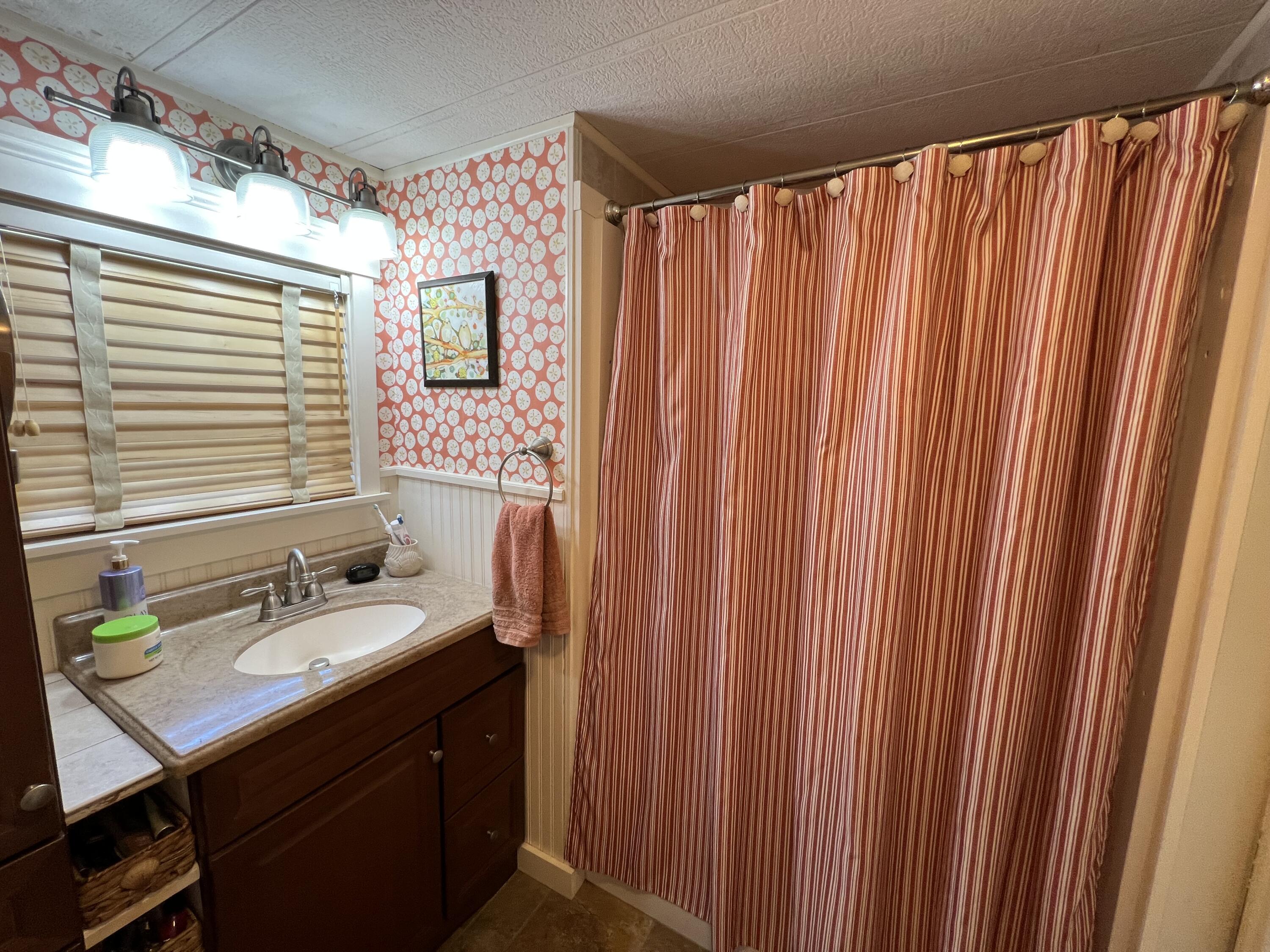 15 Marks Lane, Rockland, ME, 04841