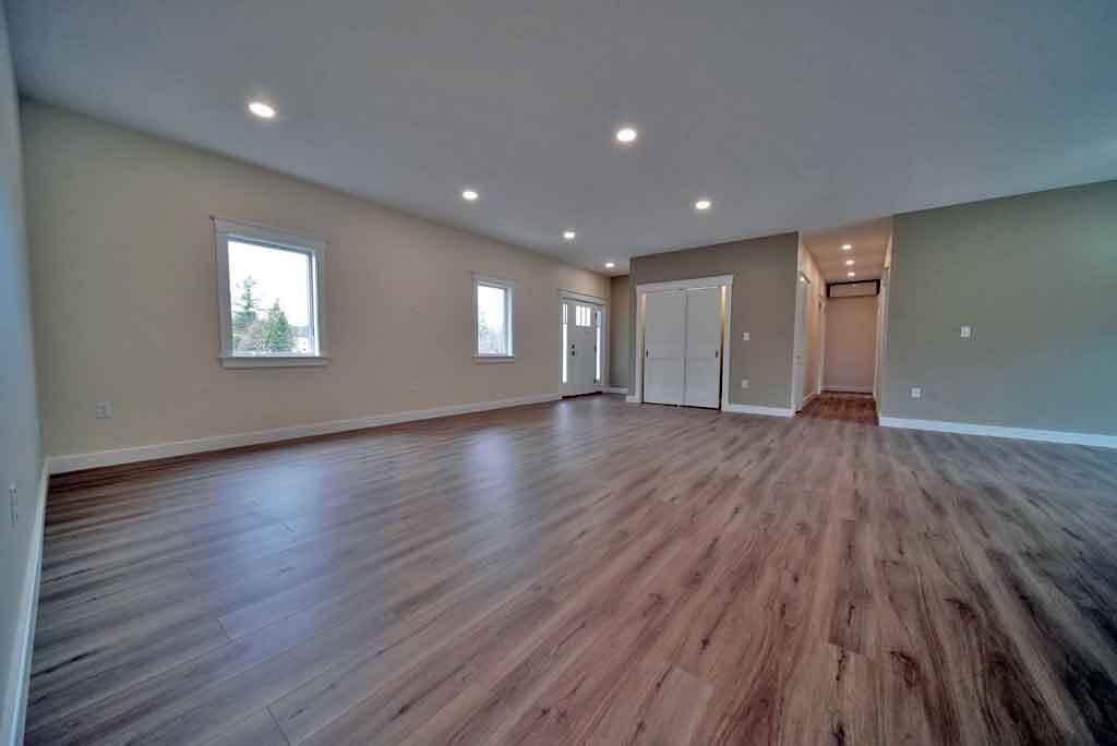 9 Lilac Lane, Houlton, ME, 04730