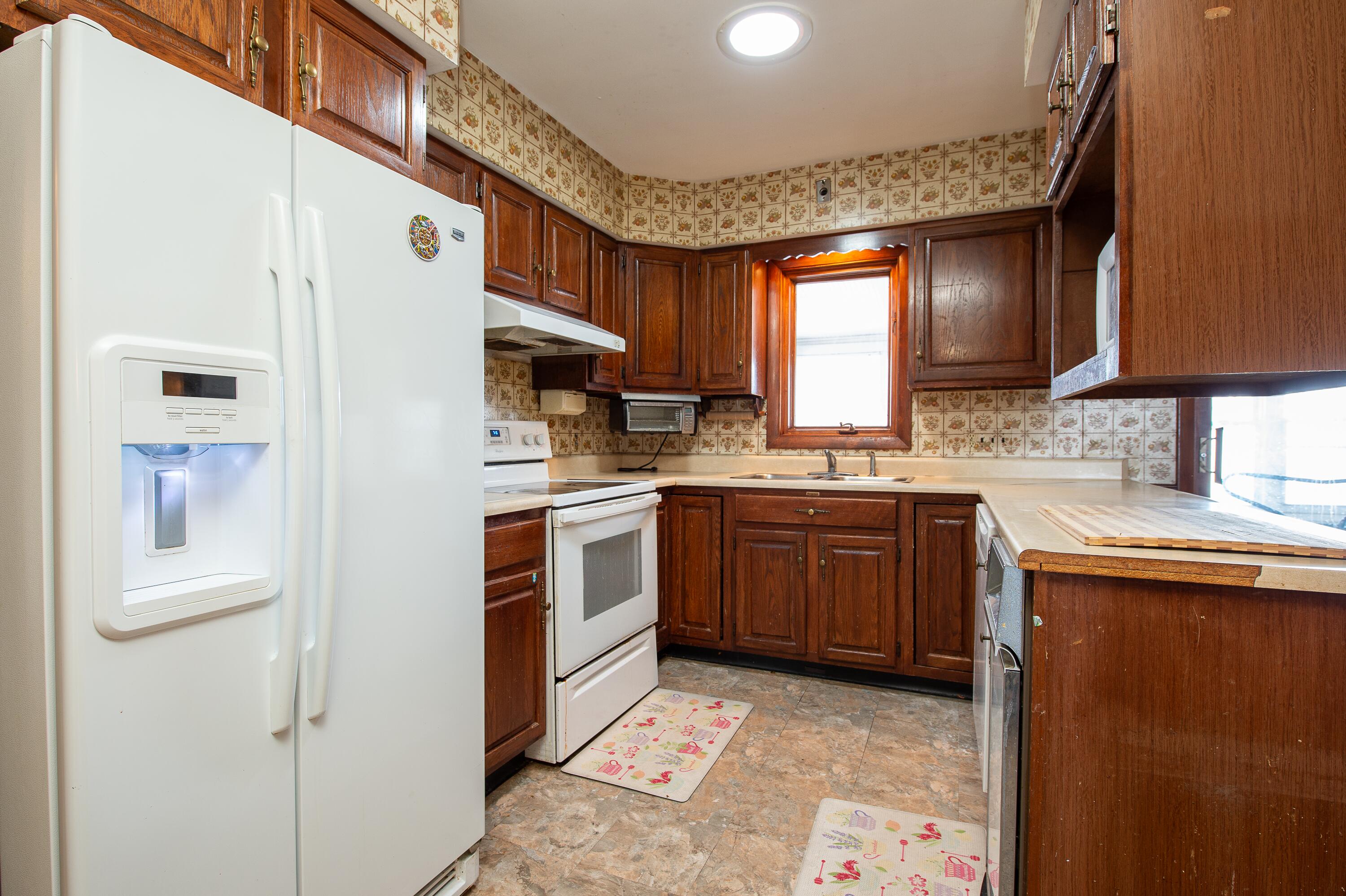 24 Highland Avenue, Lewiston, ME, 04240