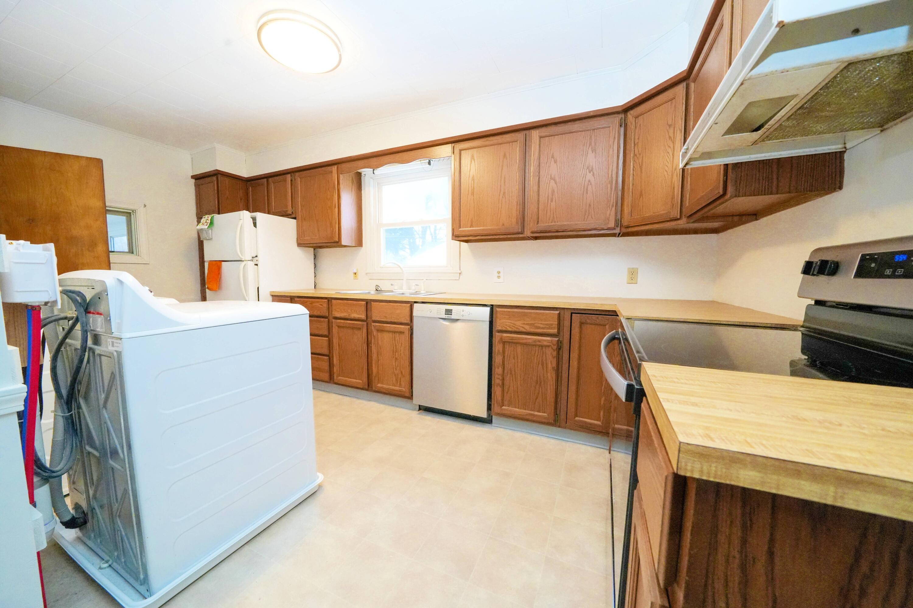 13 Westbrook Terrace, Hampden, ME, 04444
