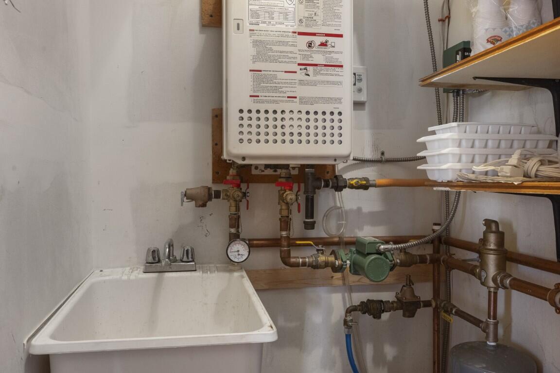 10 Mckown Street, Boothbay Harbor, ME, 04538