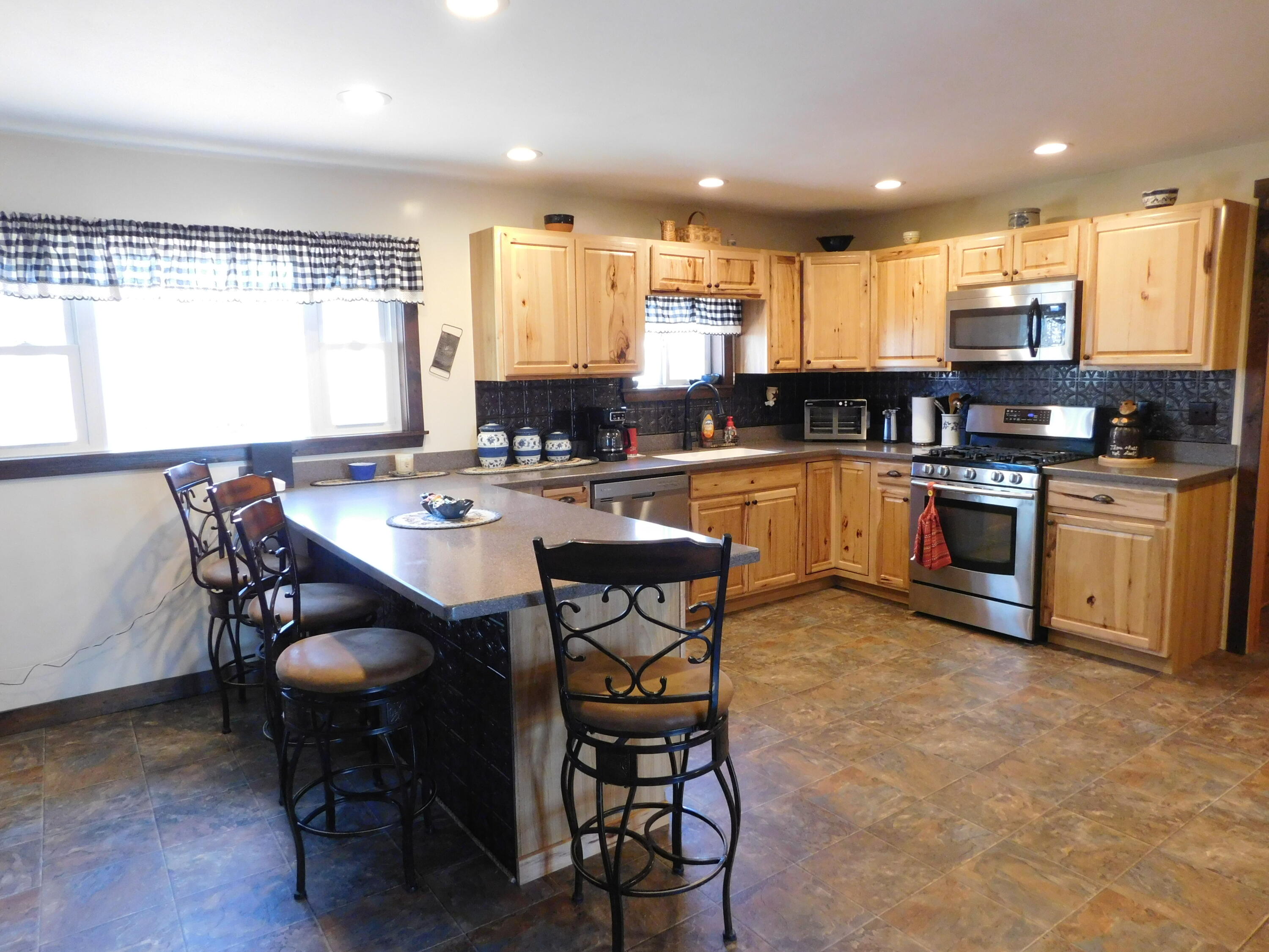 557 Enfield Road, Lincoln, ME, 04457