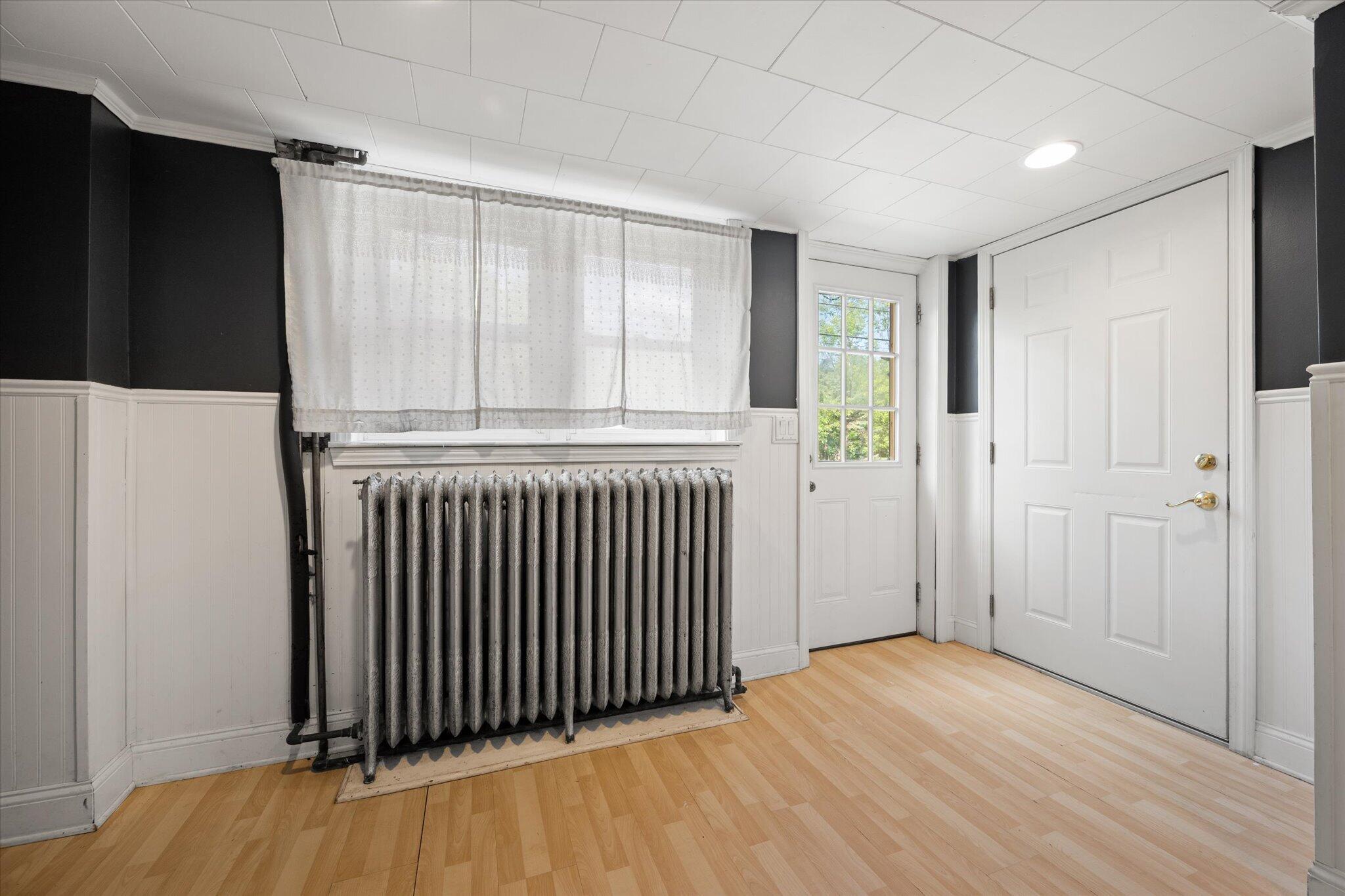 24 Coldbrook Road, Hampden, ME 04444 33-Entry